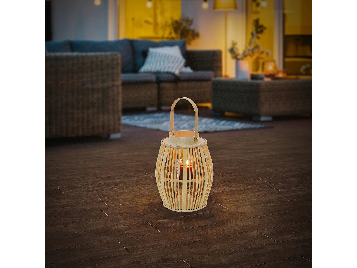 Lanterne en bambou H 44 cm naturel avec poignée et insert en verre style bohème pour jardin salon porte-bougie tressé décoratif extérieur ou intérieur