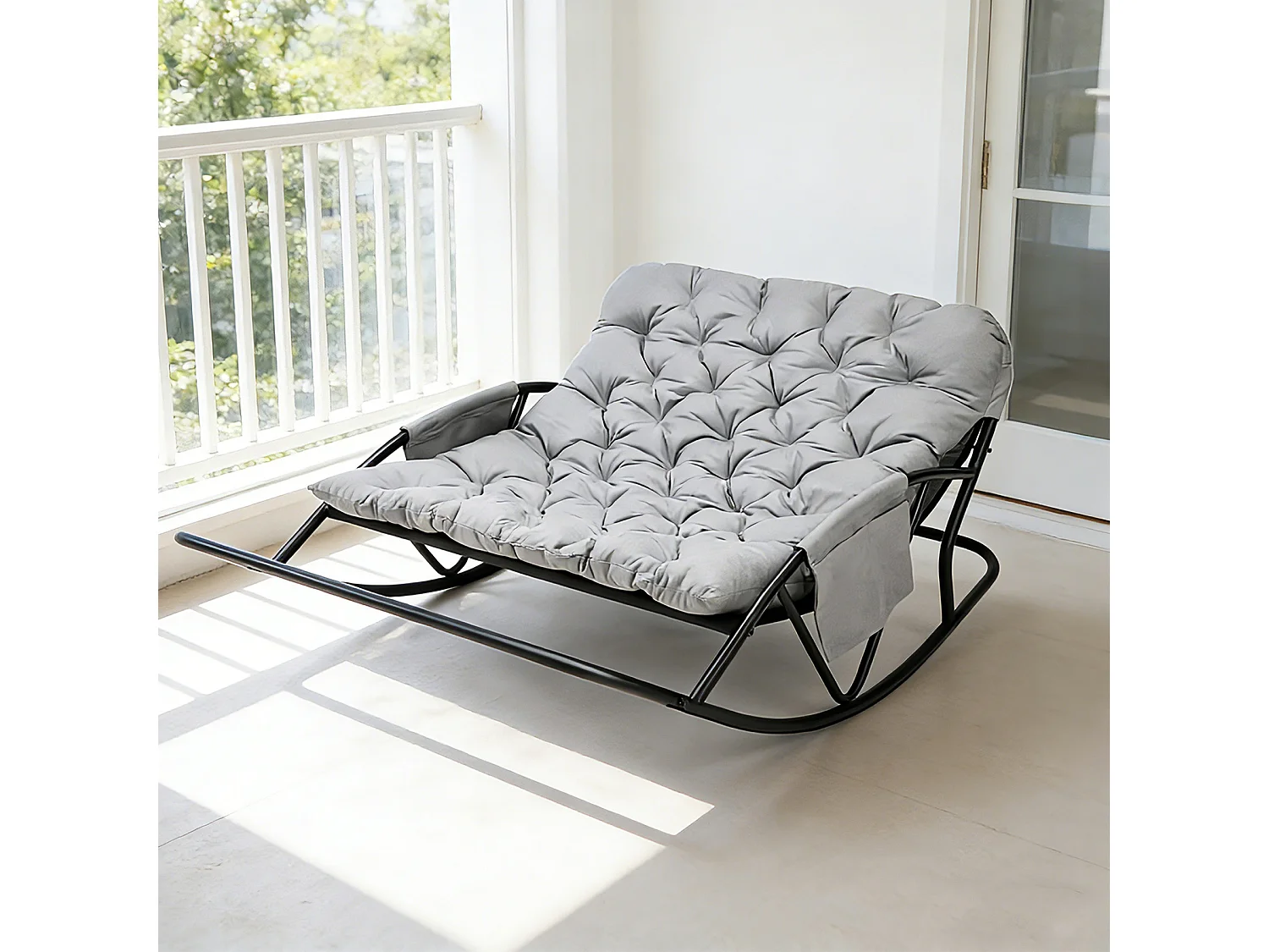Fauteuil à bascule 2 places avec coussin en tissu technique – chaise lounge moderne à structure en acier pour balcon, terrasse ou salon