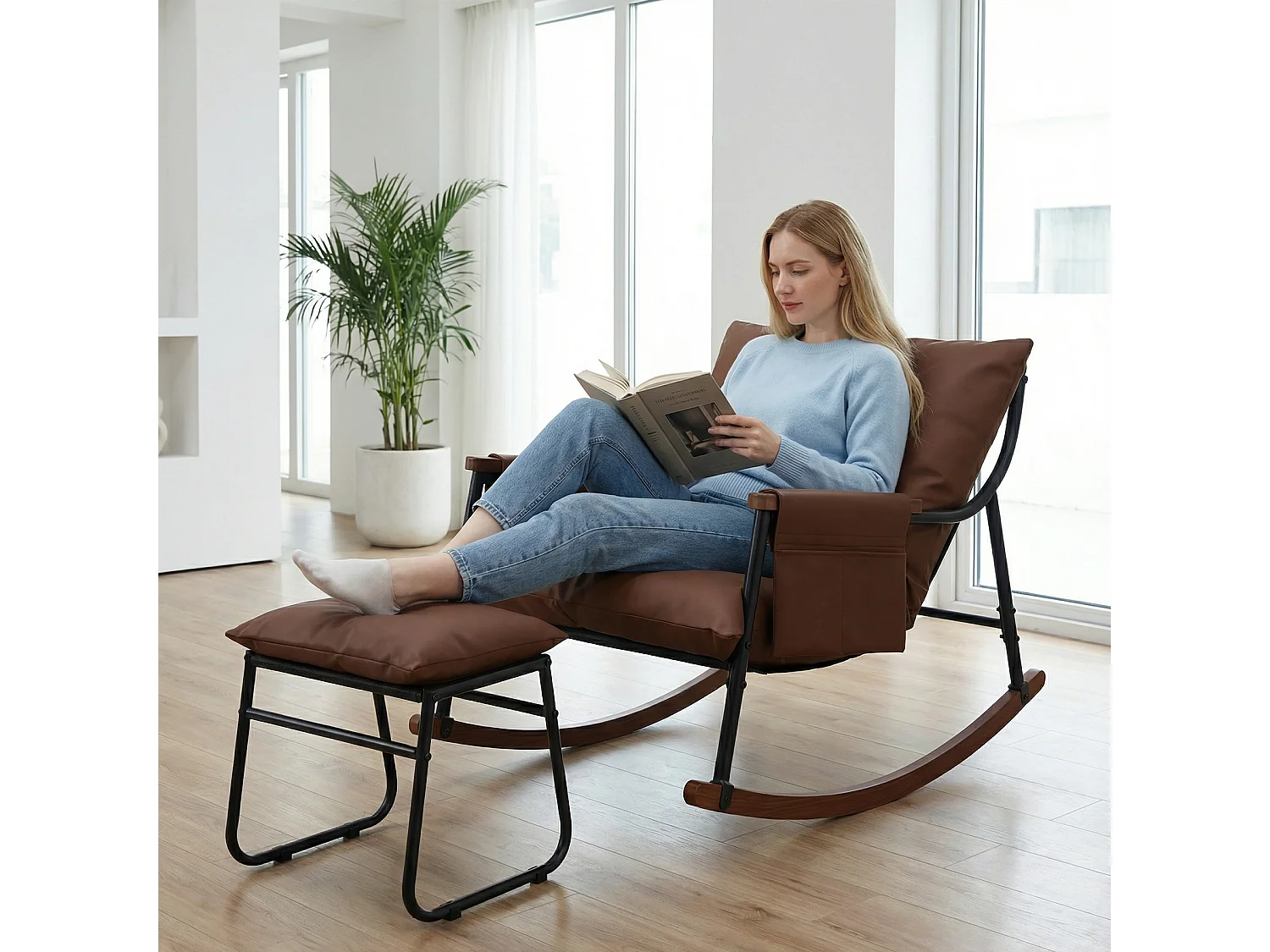 Élégant et Durable – Fauteuil à Bascule en Métal avec Accoudoirs en Bois et Repose-pieds, Coussin Épais de 15 cm, Revêtement en Tissu Technique Moderne, Parfait pou
