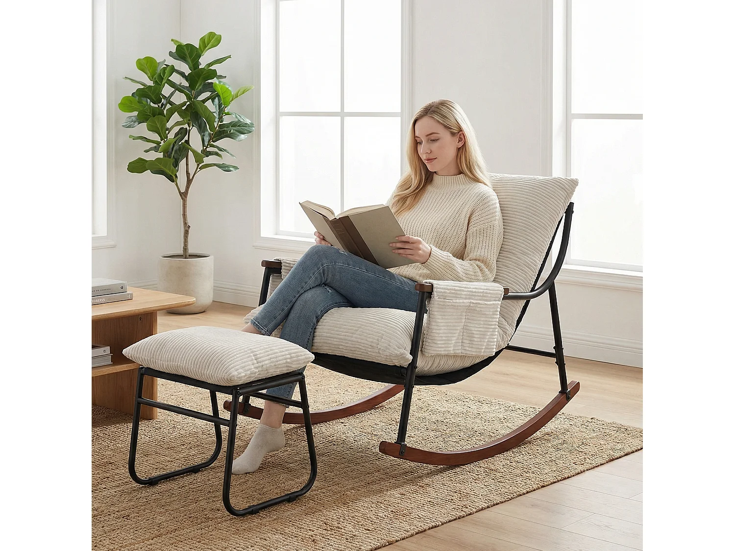 Confort Exceptionnel – Fauteuil à Bascule en Métal avec Accoudoirs en Bois et Repose-pieds, Coussin Épais de 15 cm, Design Moderne en Tissu Rayé, Idéal pour le Salo