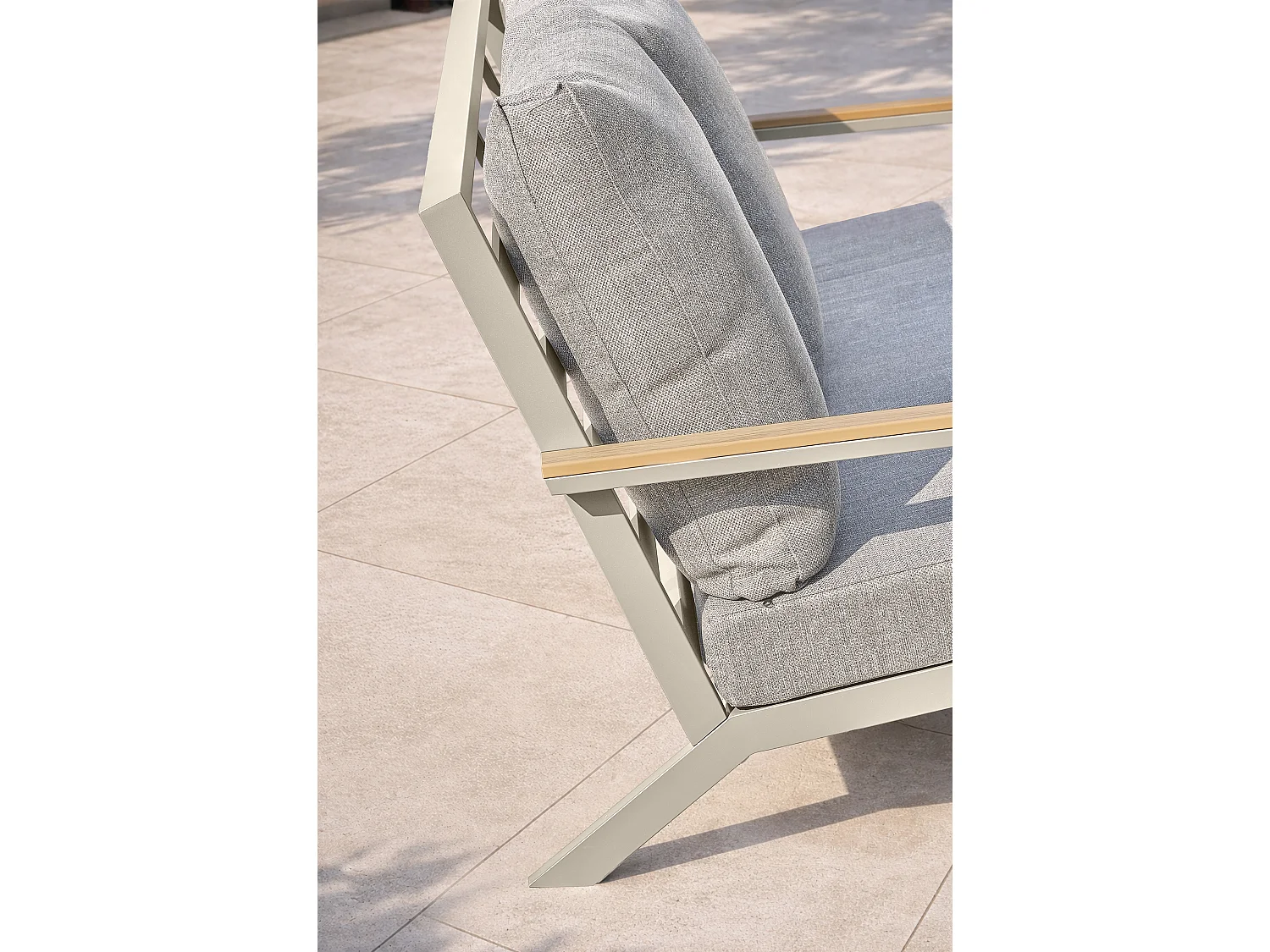 Salon de jardin 5 pl en alu et plateau composite effet bois - KOMMOS