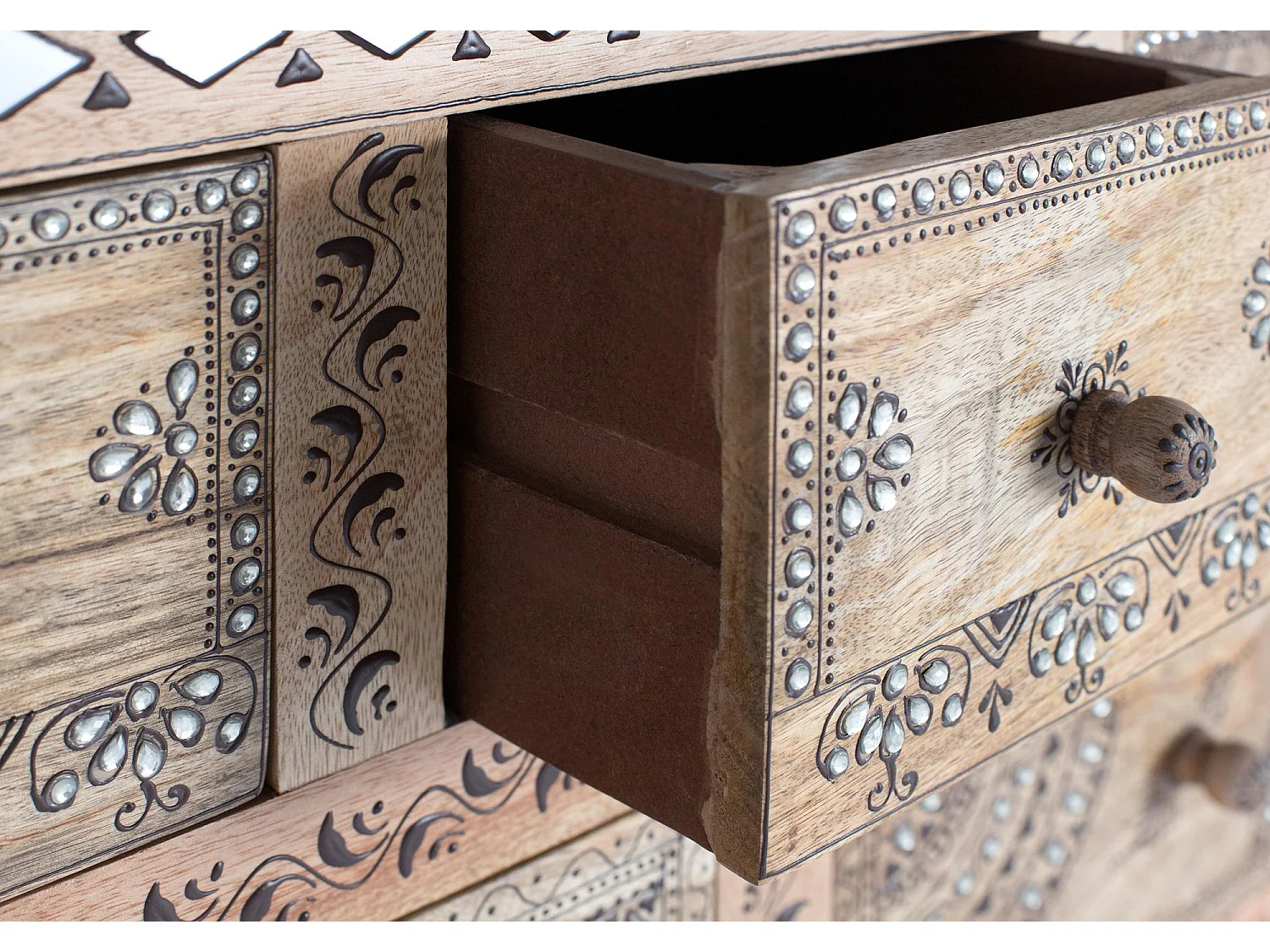 Commode à 7 tiroirs et deux portes en bois de manguier massif