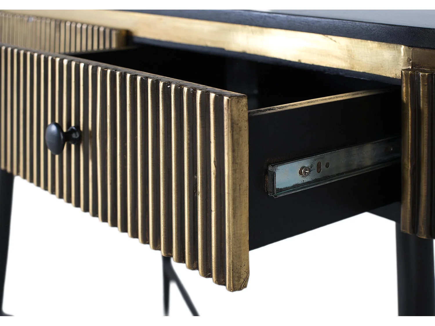 Console avec plateau en bois recouvert de feuilles de bronze