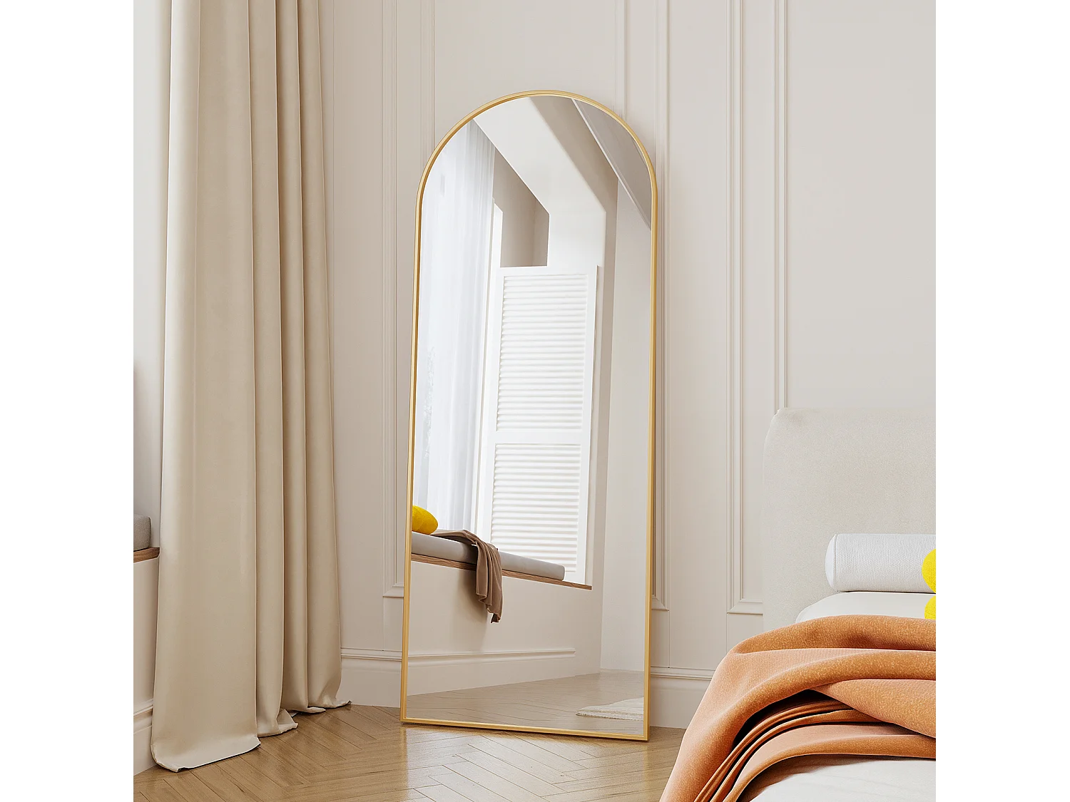 Miroir Sur Pied 165 X 60 Cm, Doré, Design Arqué, Cadre En Aluminium, Verre Trempé, Pour Une Chambre