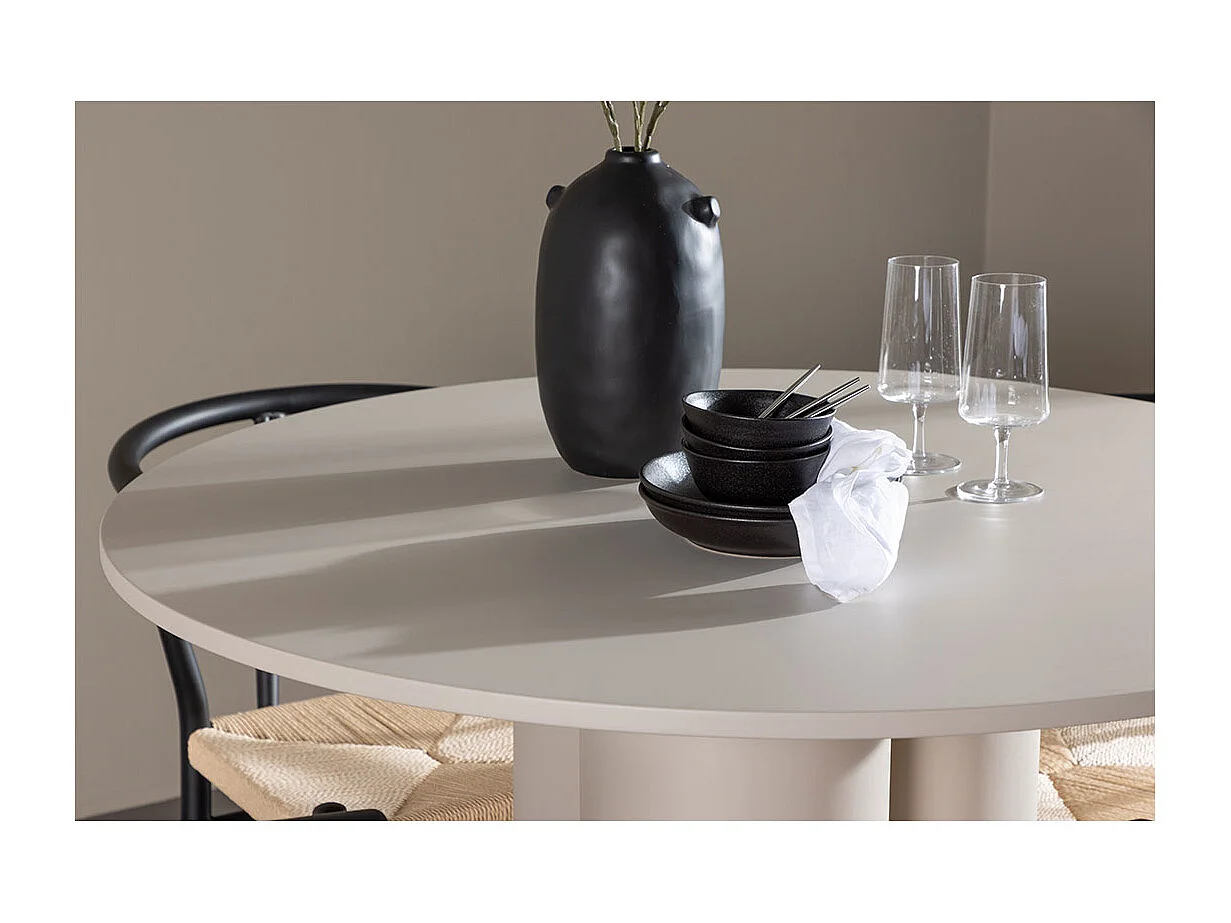 Olivia ensemble pour salle à manger table Ø110cm et 4 chaises avec accoudoirs empilables beige.