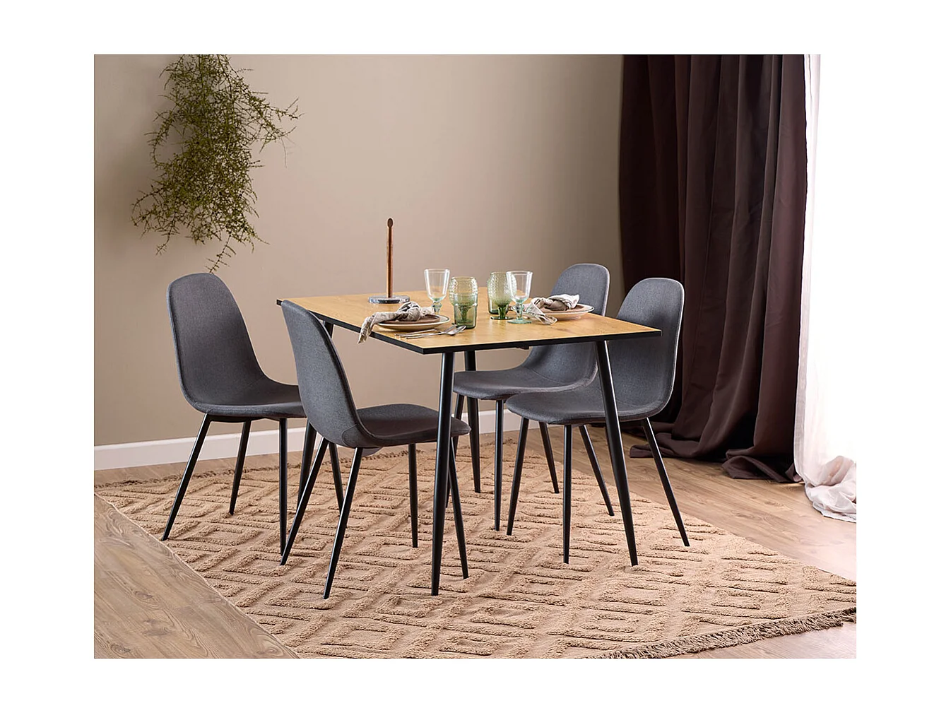 Wilma ensemble pour salle à manger table et 4 chaises naturel, gris foncé.