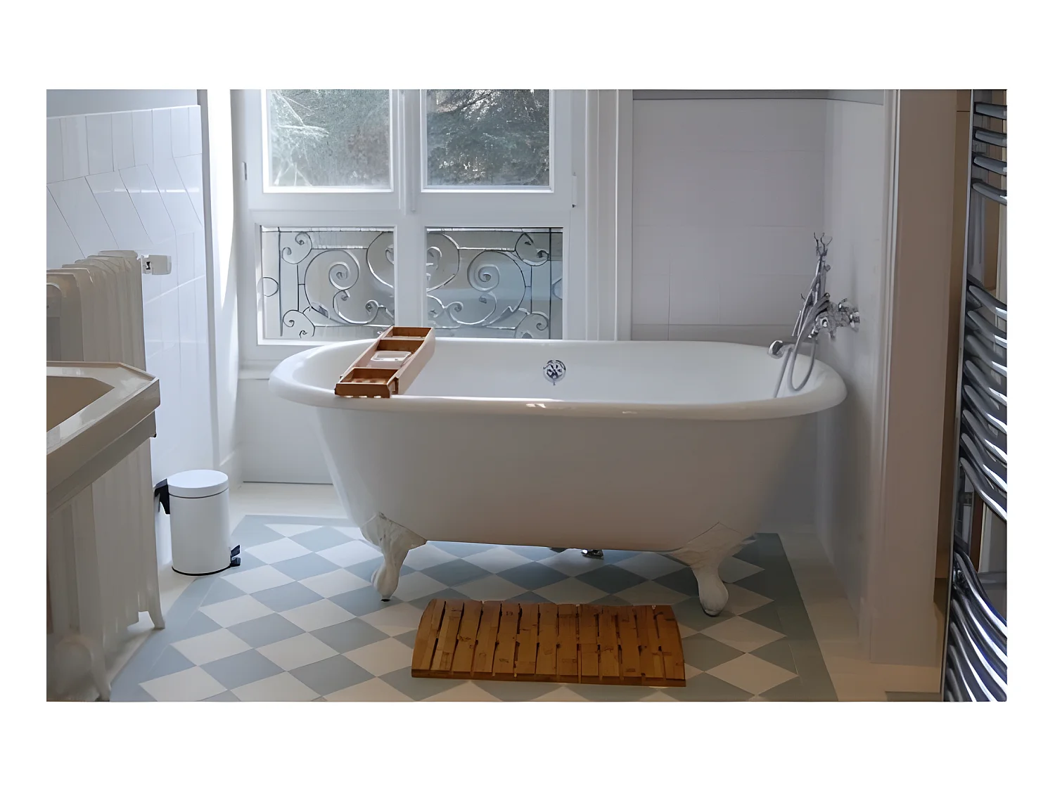 Baignoire sur pieds en fonte PLYMOUTH Blanche 153 cm Pieds noirs