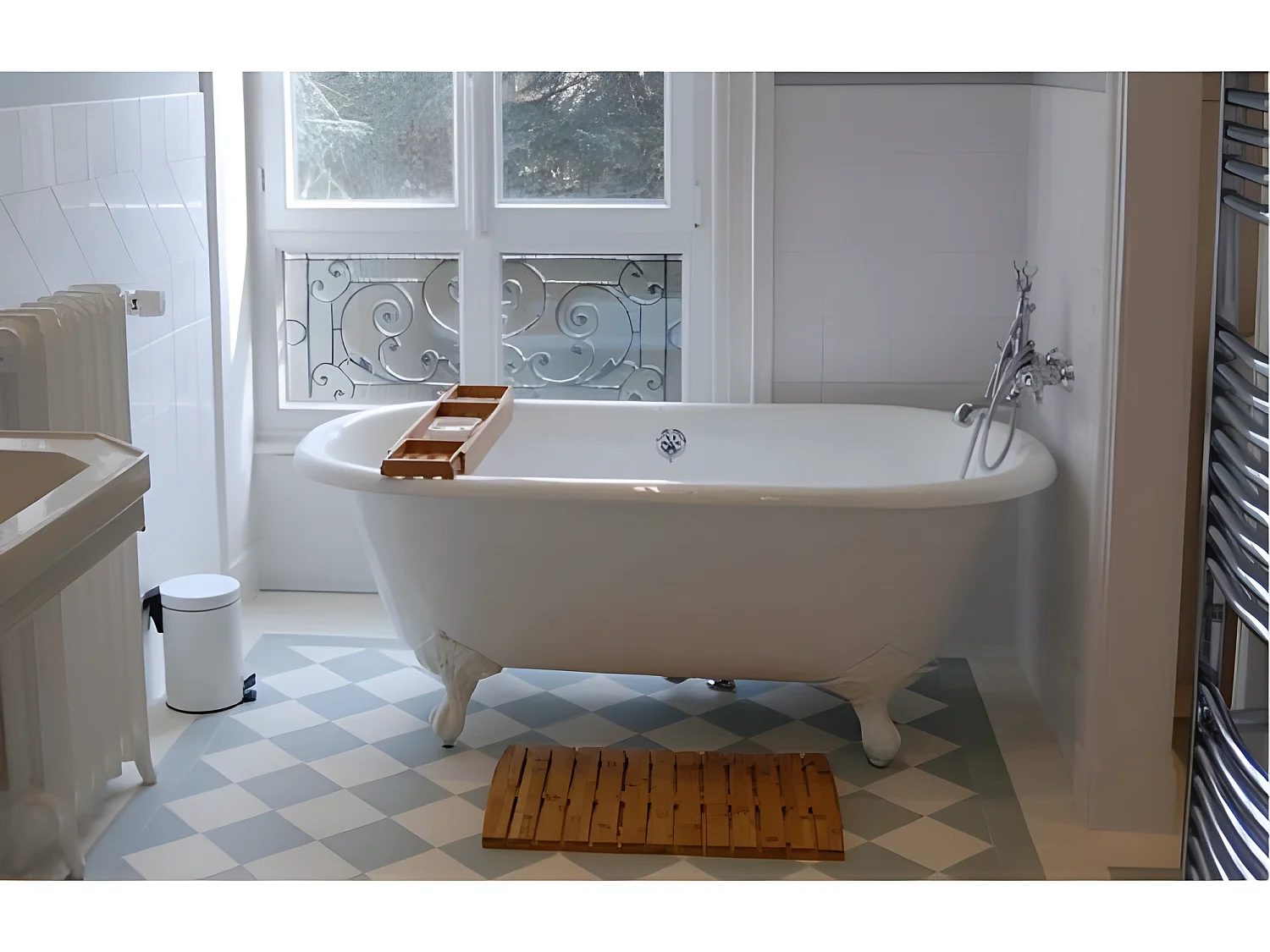 Baignoire sur pieds en fonte PLYMOUTH Blanche 153 cm Pieds noirs