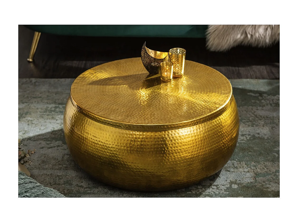 Table basse TRIANE 70 cm dorée martelée – Aluminium brillant avec coffre de rangement