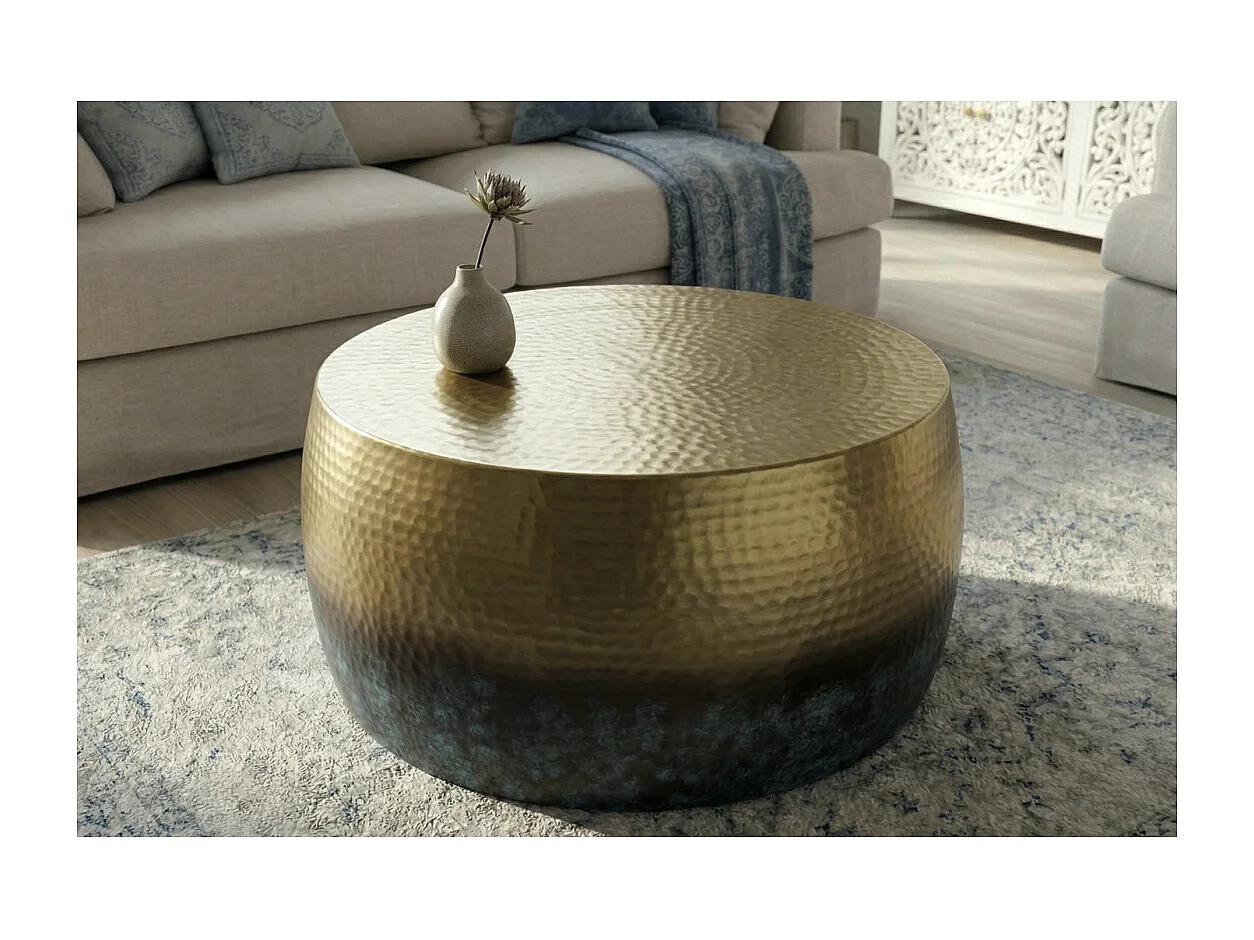 Table basse TRIANE 60 cm en aluminium doré et bleu – Table basse ronde design effet martelé