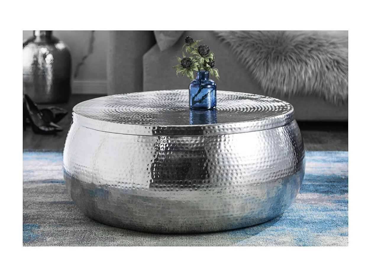 Mesa baja TRIANE 70 cm plata martillada – Aluminio brillante efecto golpes de martillo