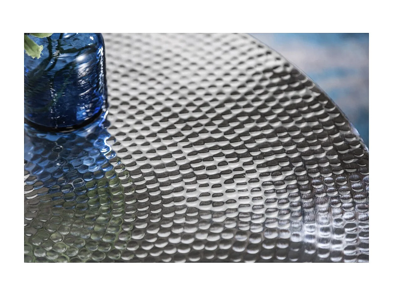 Mesa baja TRIANE 70 cm plata martillada – Aluminio brillante efecto golpes de martillo