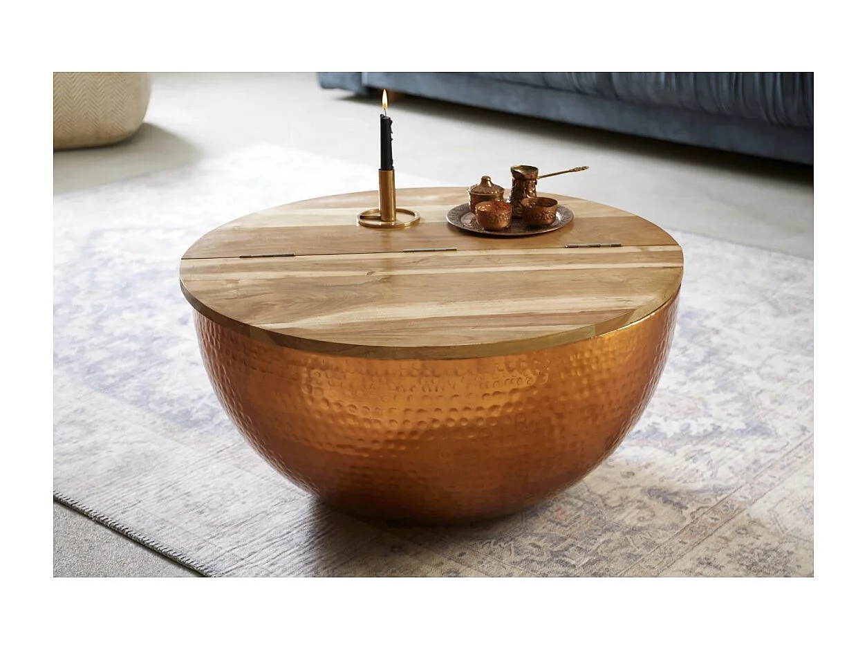 Mesa baja TRIANE 60 cm con cofre - Tablero de madera de acacia y estructura de aluminio cobre martillado