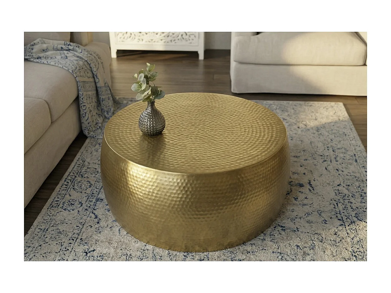 Table basse TRIANE 60 cm en aluminium doré – Table basse ronde design effet martelé