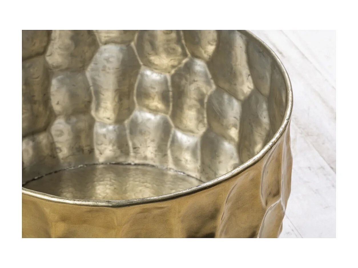 Table basse TRIANE dorée 55 cm – Aluminium martelé design sculpté