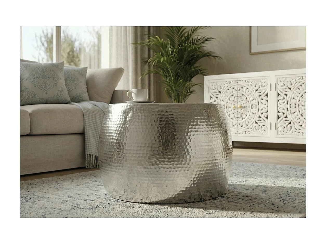 Mesa baja TRIANE 60 cm en aluminio plateado – Mesa baja redonda diseño efecto martillado