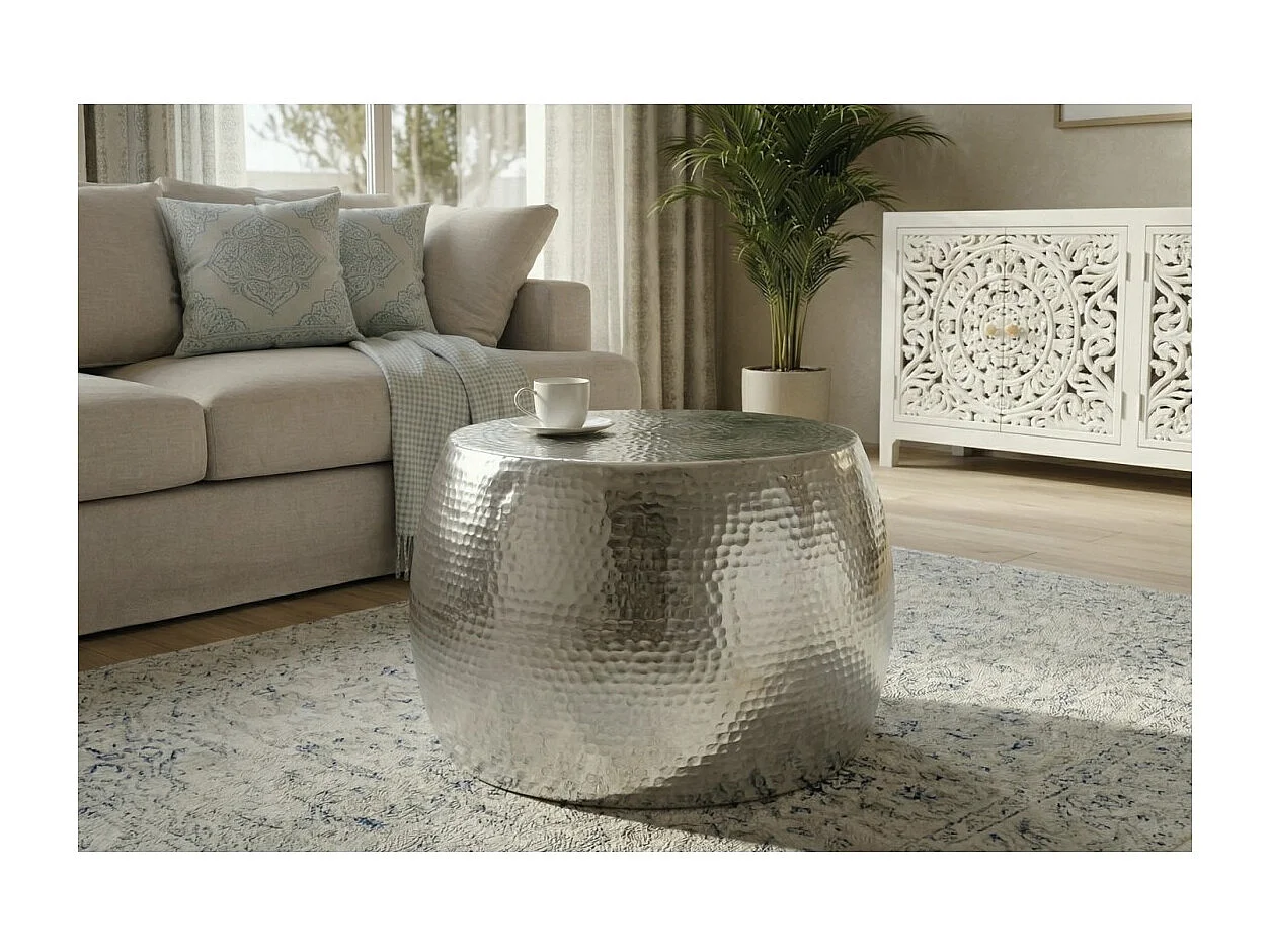 Mesa baja TRIANE 60 cm en aluminio plateado – Mesa baja redonda diseño efecto martillado