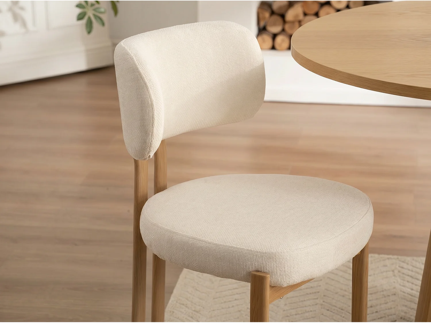 4er Set Esszimmerstühle Hira – Bouclé-Stoff Cremeweiß / Eiche-Füße