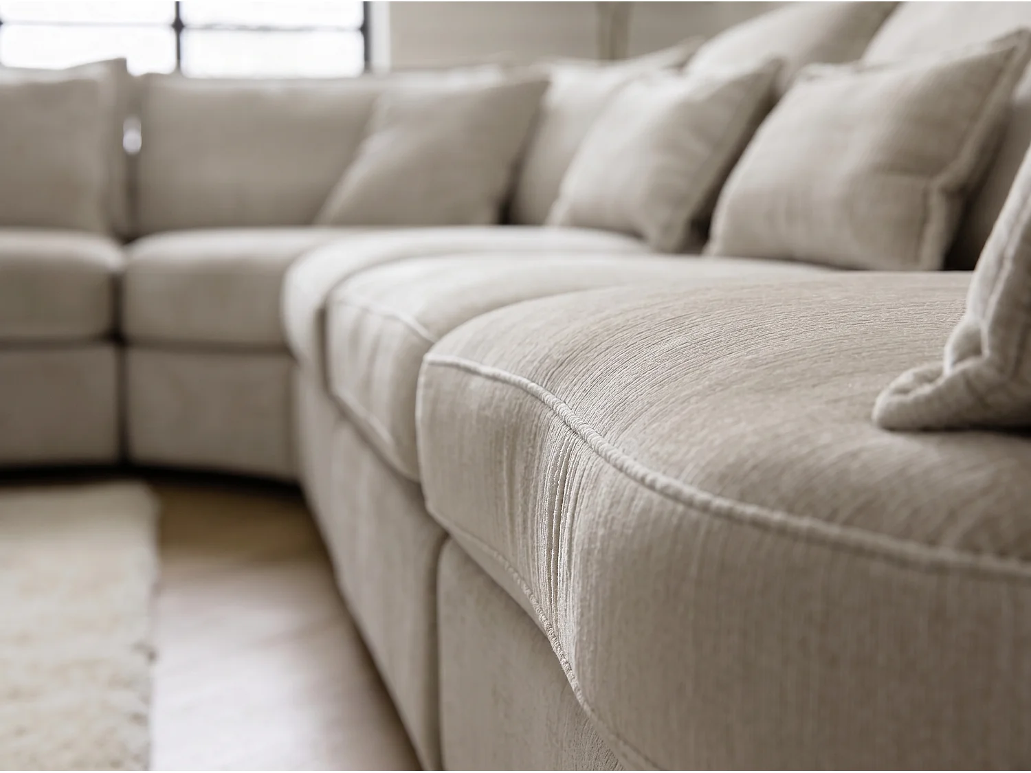 Canapé d’angle 5 places avec méridienne en tissu beige BERGAMO - Homeluxury