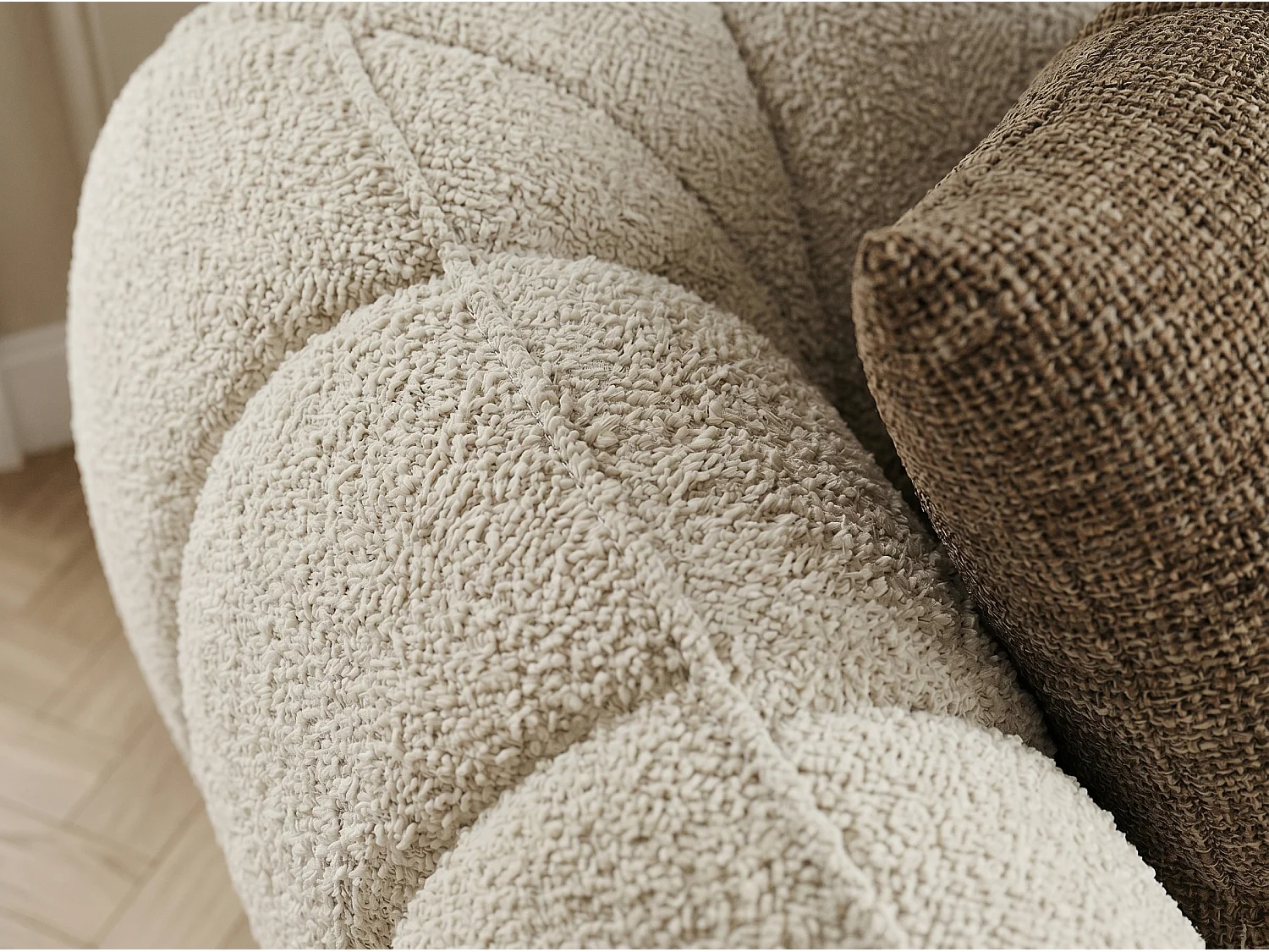 Set van 8 eetkamerstoelen RINA - Beige Fluweel / Travertijn Basis