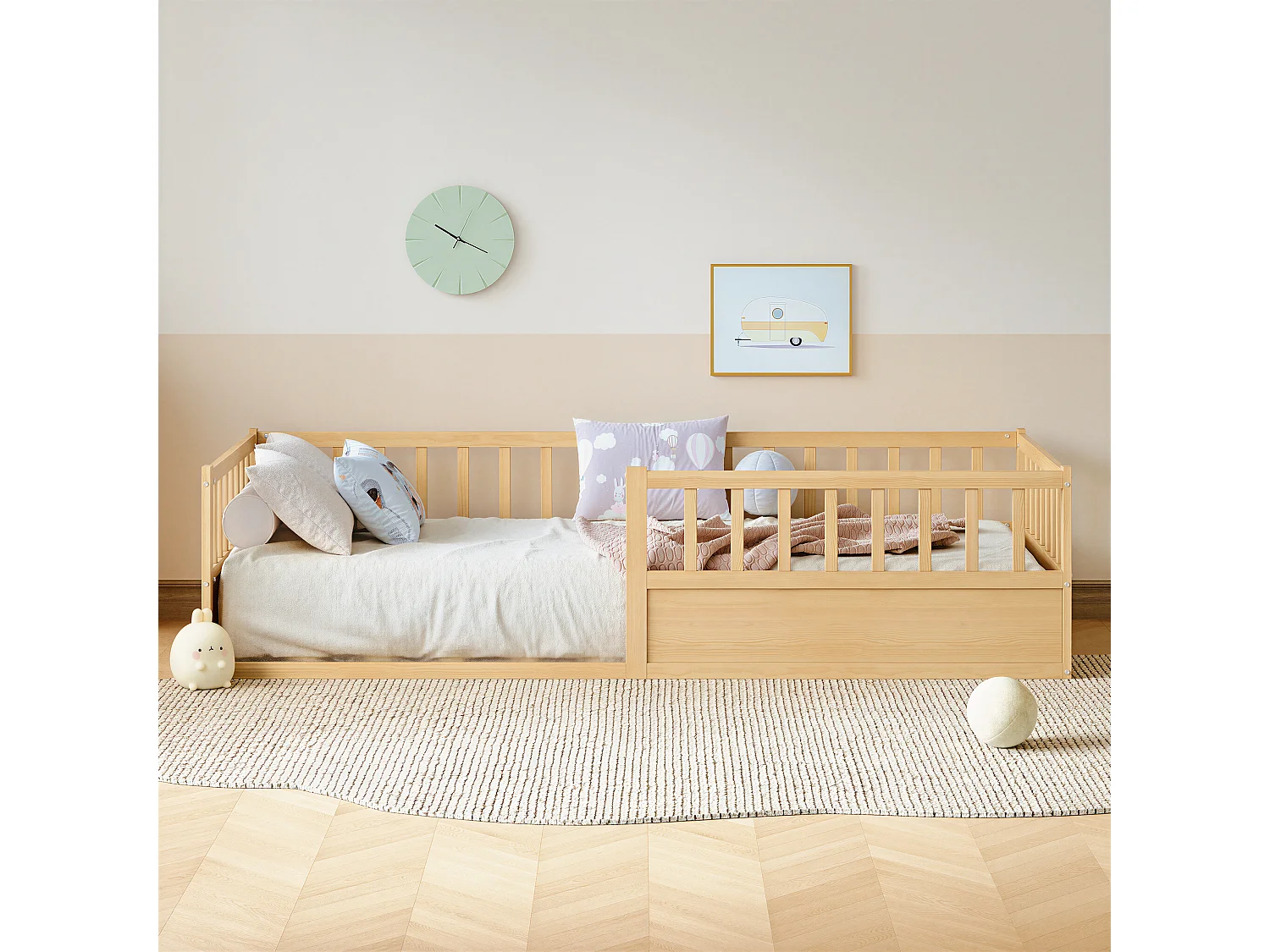 Lit enfant Montessori 90x200 cm en pin massif avec barrière anti-chute, sommier à lattes et côté ouvert - Bois Naturel