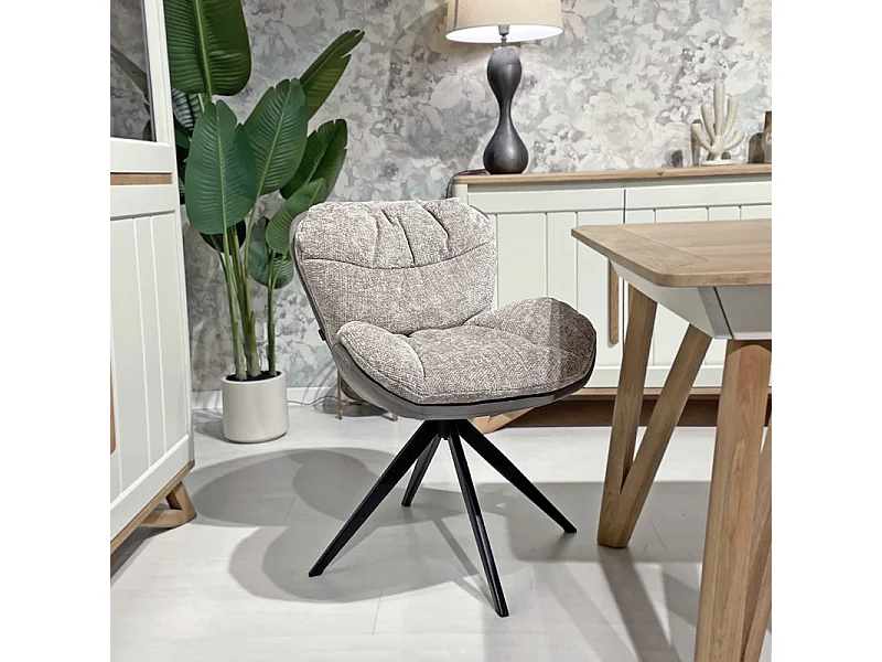 Chaise pivotante 360° tissu doux beige et pieds métal noir – CORNELIA
