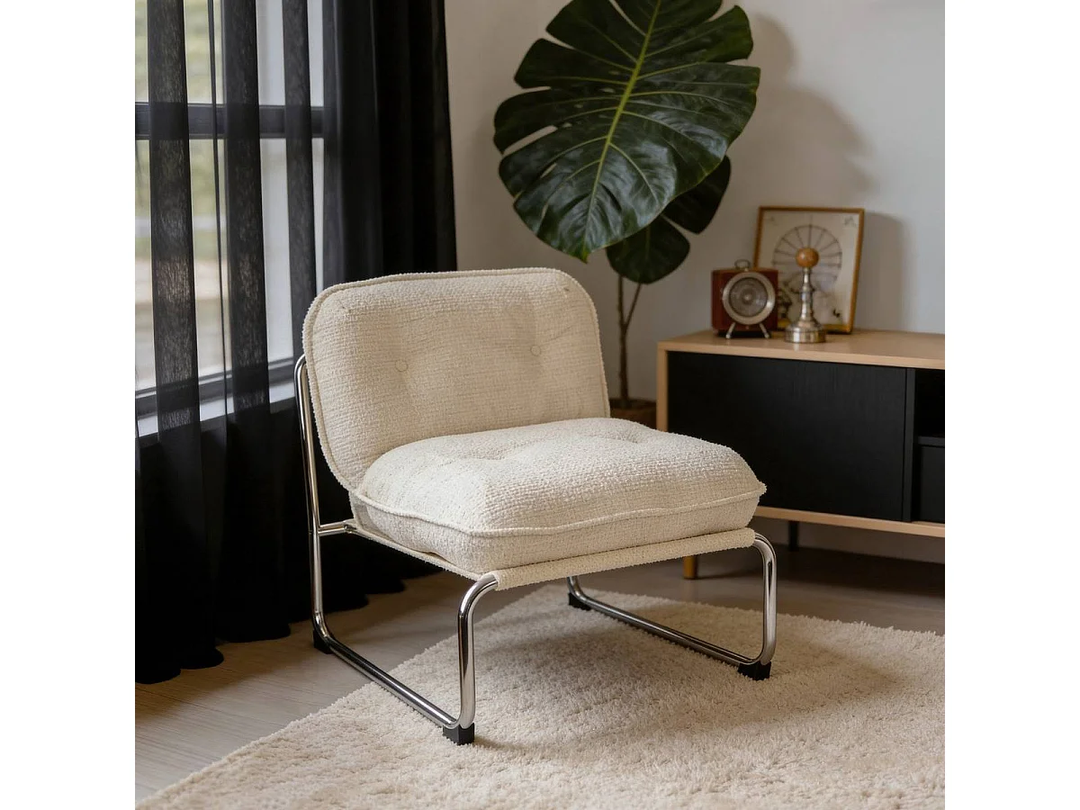Fauteuil en tissu écru et pieds en chrome Chelsea
