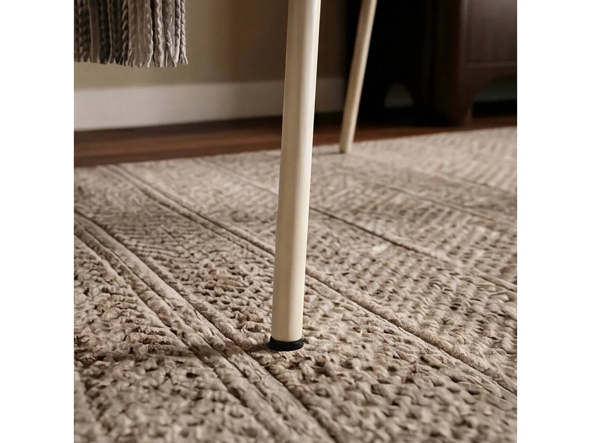 Fauteuil en tissu écru et pieds en métal Victor