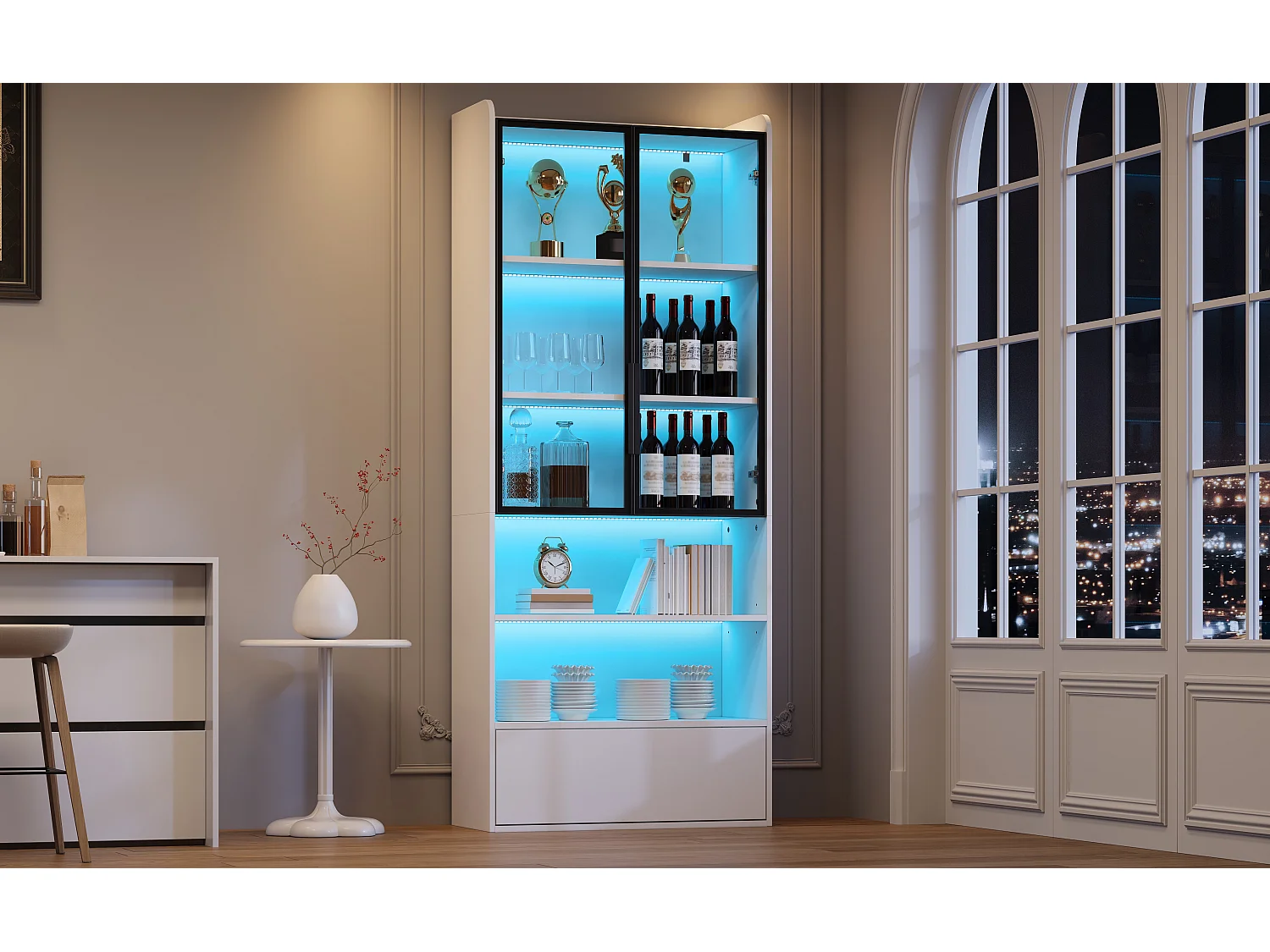 Hohe Glasvitrine – 80 x 34 x 180 cm – mit 1 Schublade + Glastüren + LEDs + offenem Fach – MDF + Glas – weiß