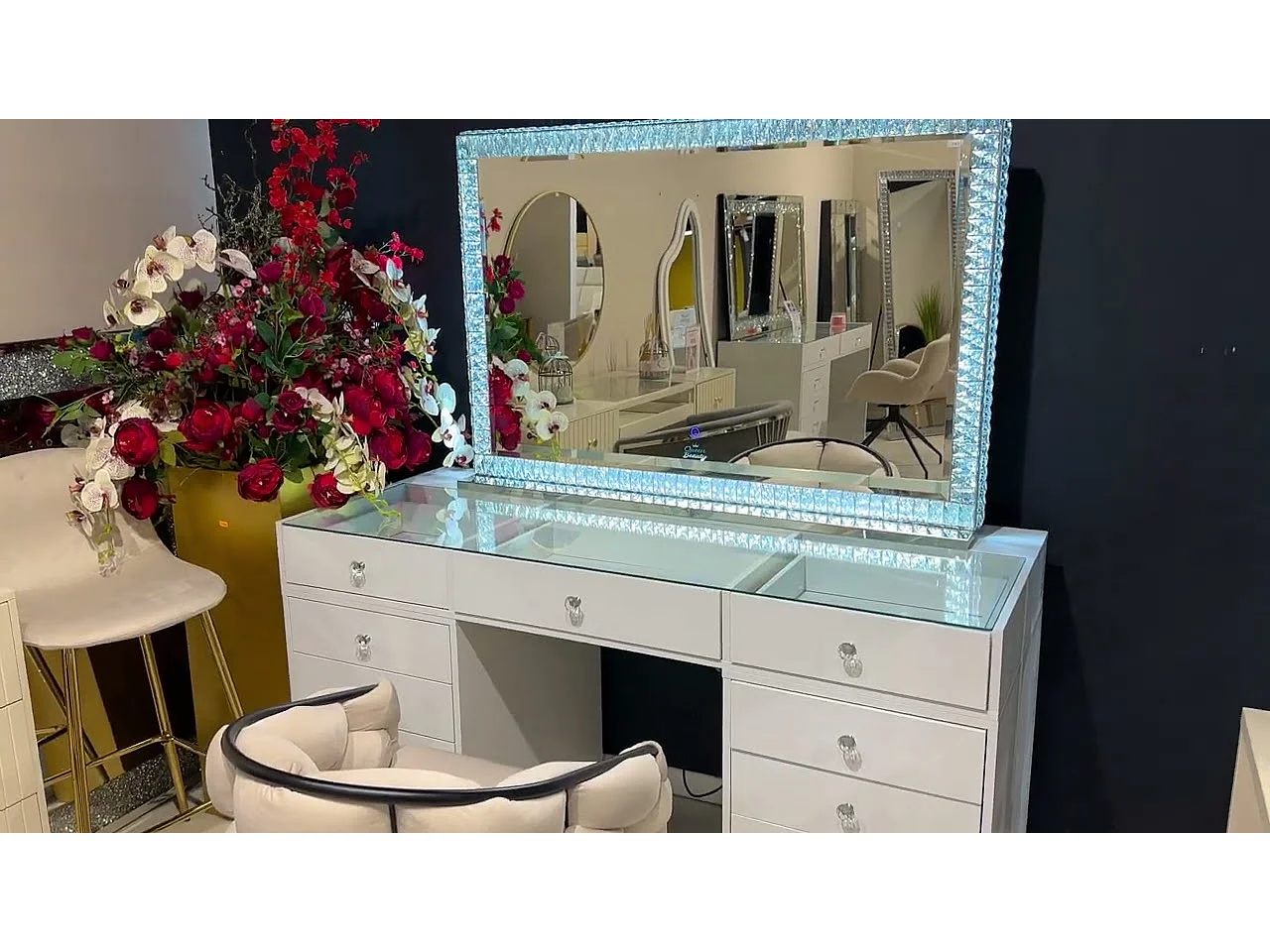 Coiffeuse HomeLuxury avec miroir LED crystal 120cm - Blanche Vitrée 150cm avec 13 tiroirs