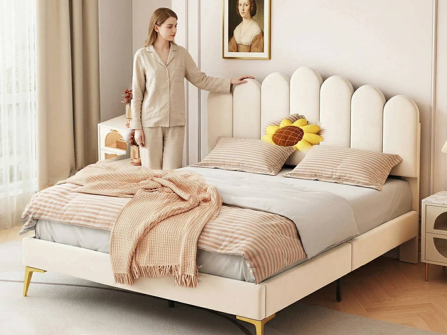 Lit double capitonné 140 x 200 cm avec sommier à lattes – Tête de lit rembourrée et revêtement en velours beige