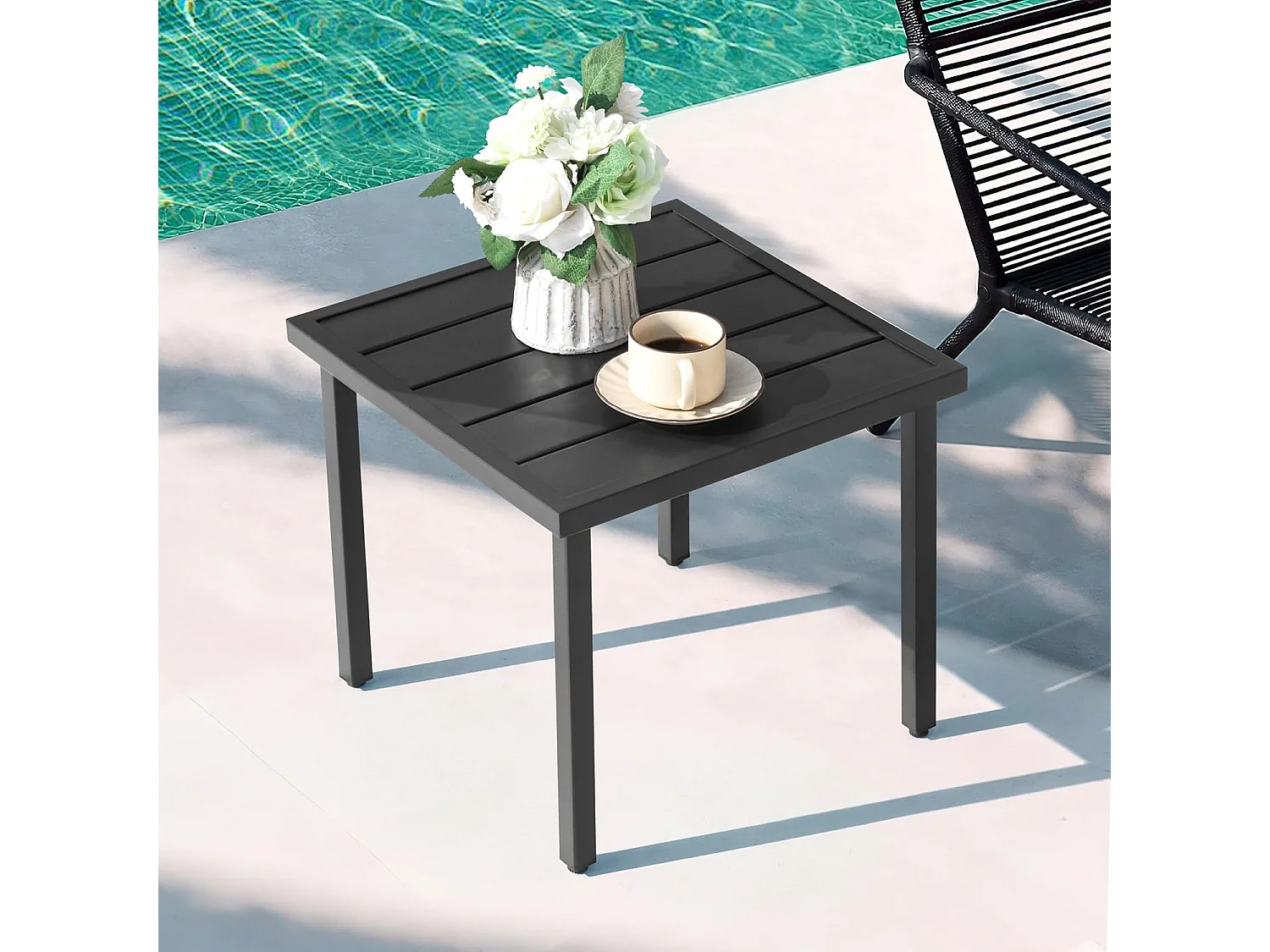 Table D’Appoint Carrée Plateau Lamelles Pieds Réglables Métal Noir