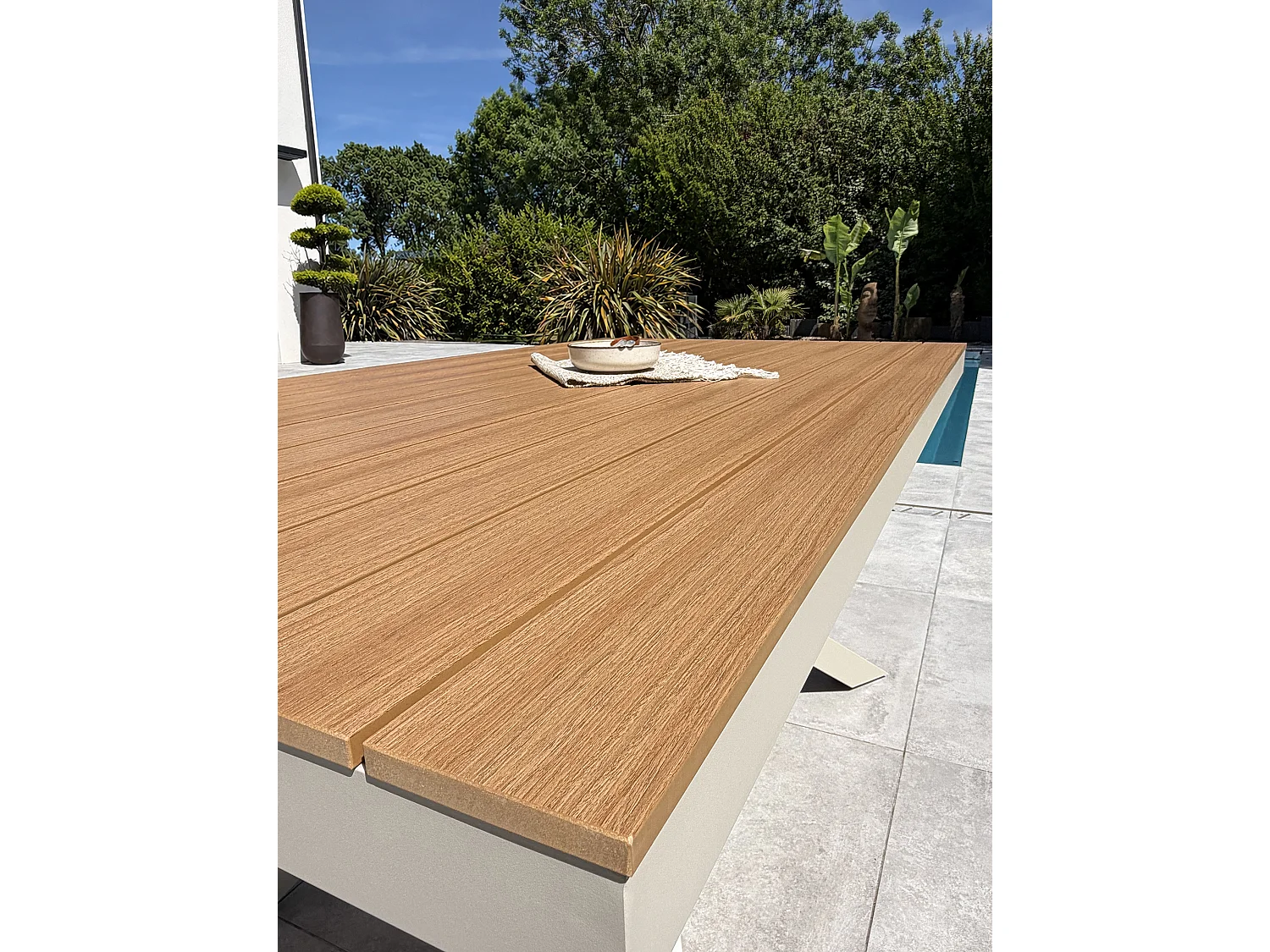 Table de jardin en alu plateau polywood  aspect bois - Grège - LAMU