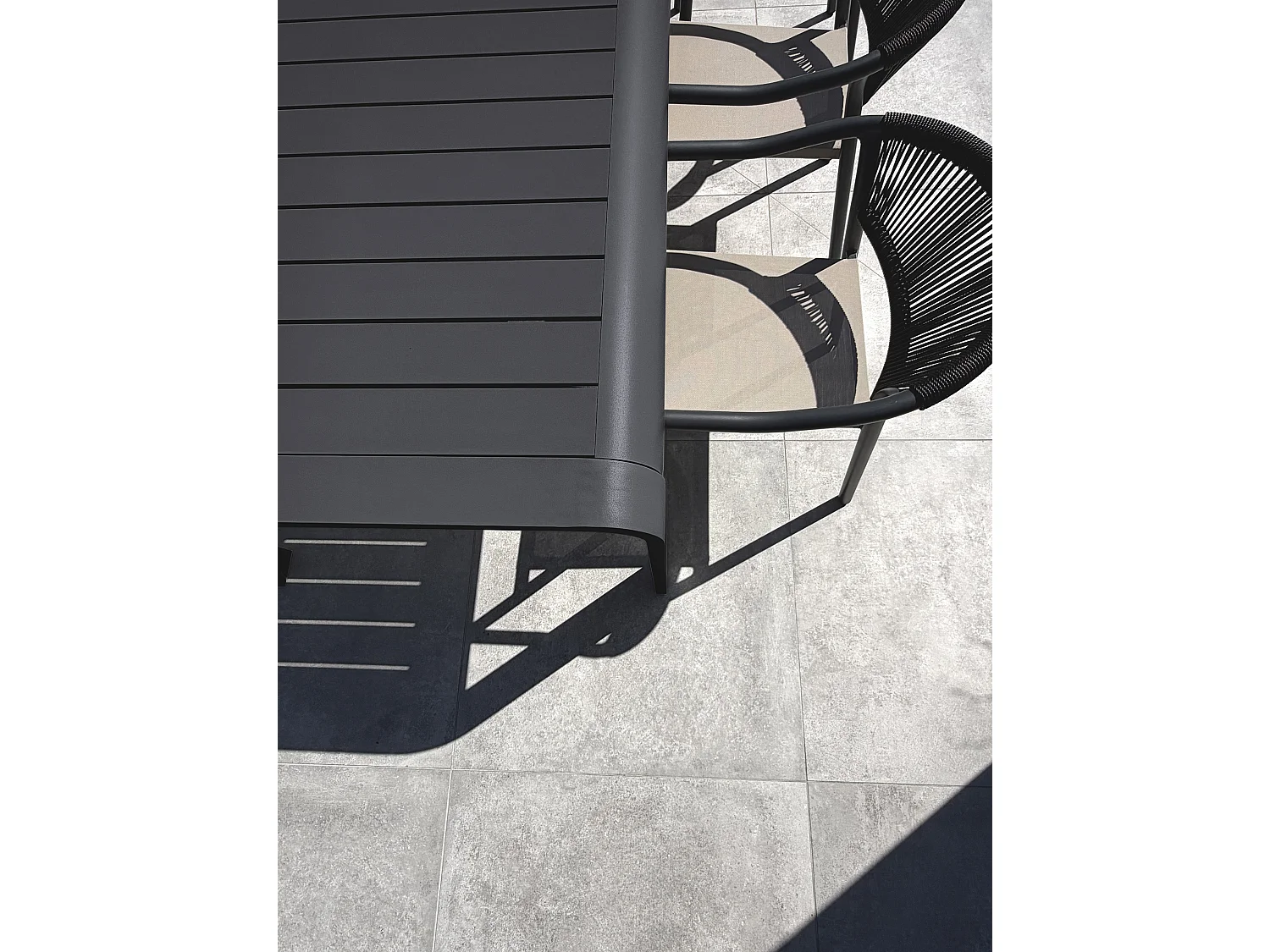 6-sitzige Garten-Essgruppe aus anthrazitfarbenem Aluminium