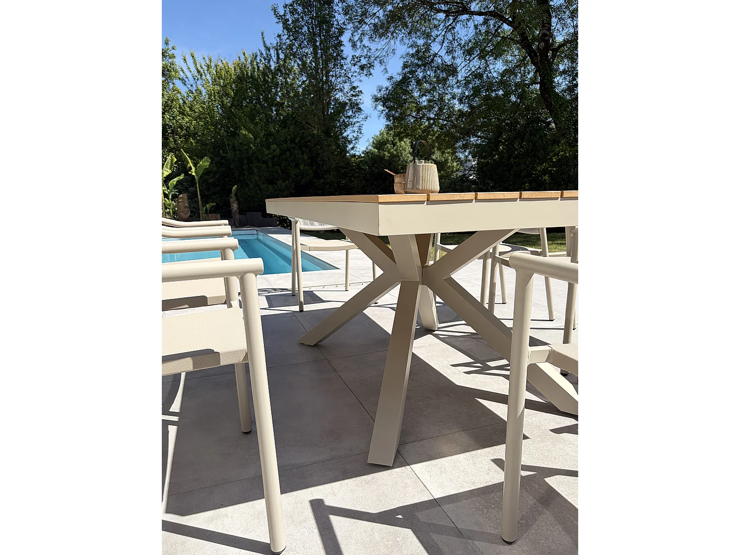 8-sitzige Garten-Essgruppe aus Aluminium – Greige