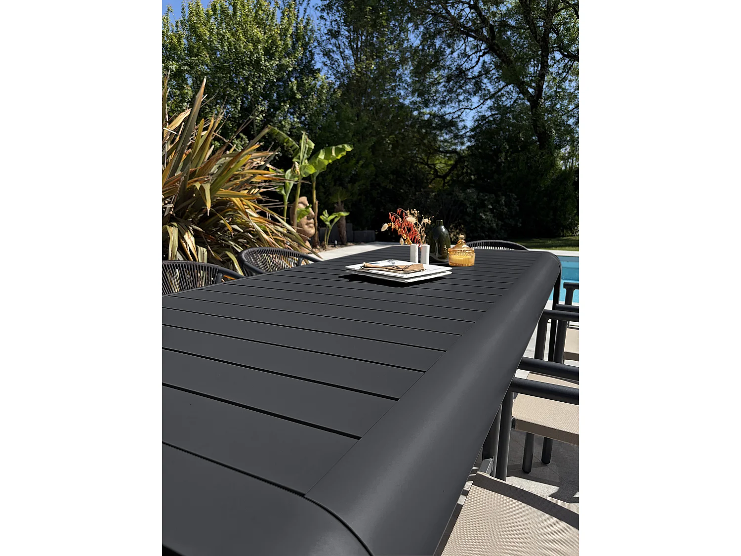 8-sitzige Garten-Essgruppe aus anthrazitfarbenem Aluminium