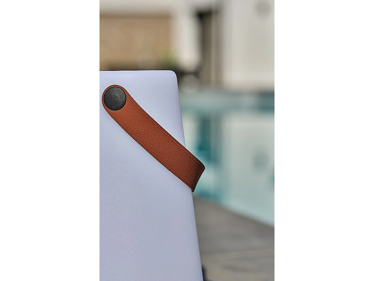 Kabellose Bluetooth-LautsprecherLámpara mit Ledergriff