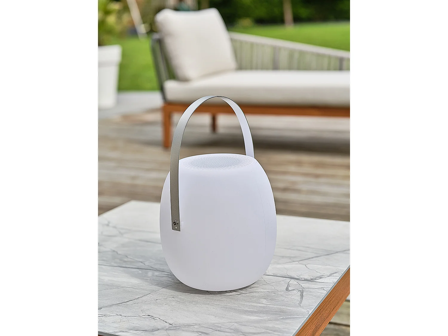 Lampe-enceinte Bluetooth sans fil avec poignée en métal - AUREA