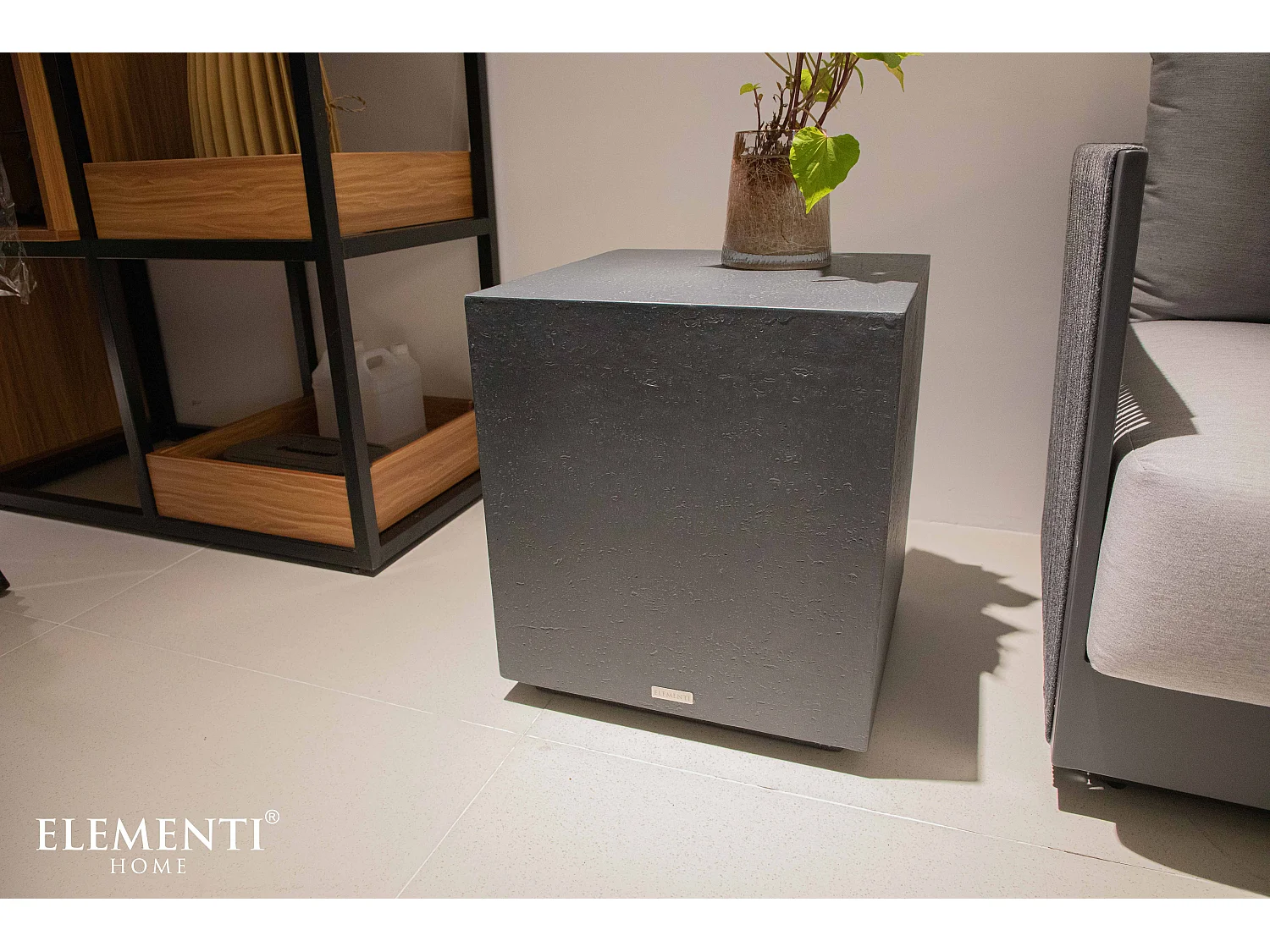 Table d'appoint TEVERE en béton fibré 45x45x51 cm