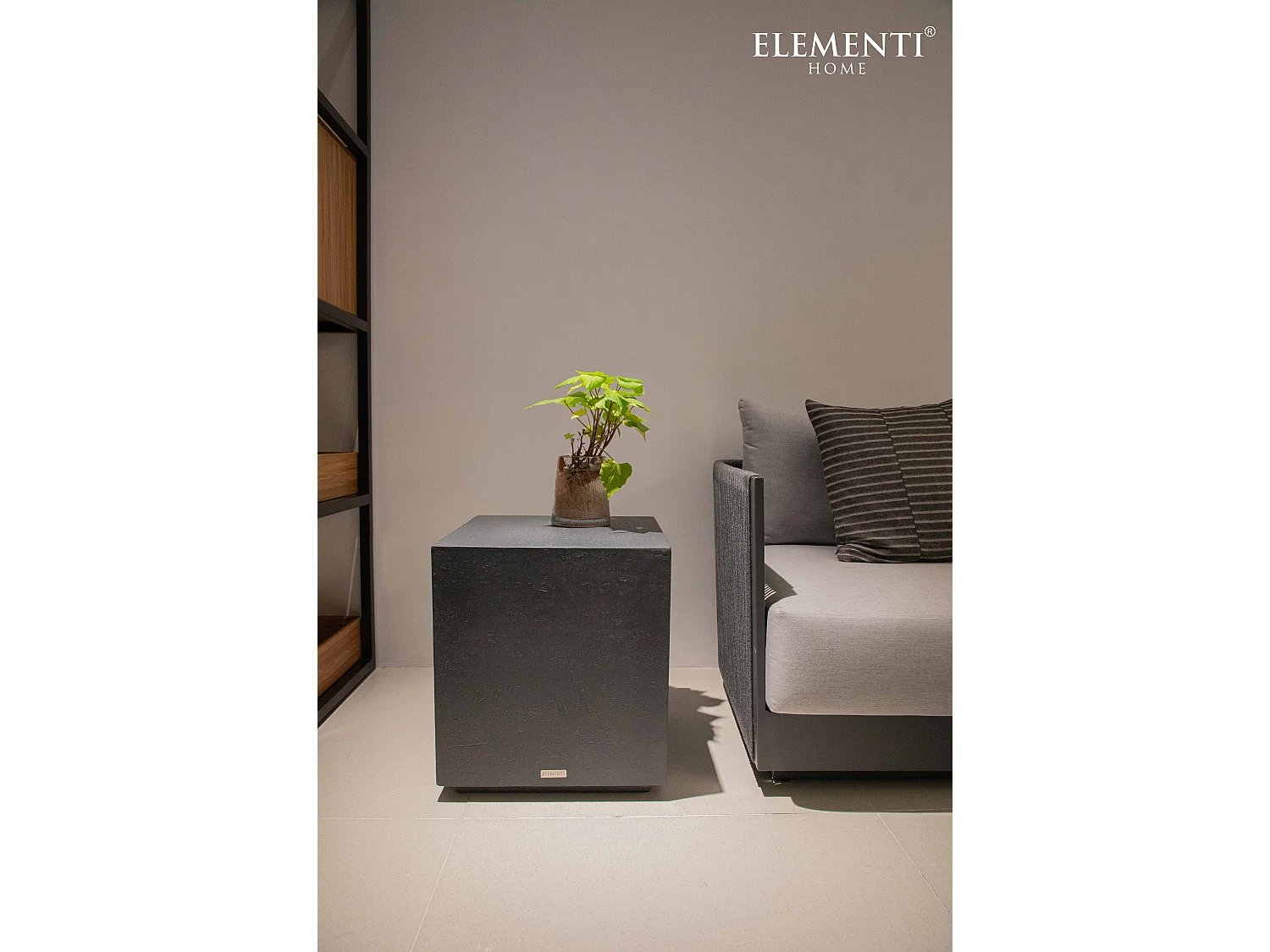 Table d'appoint TEVERE en béton fibré 45x45x51 cm