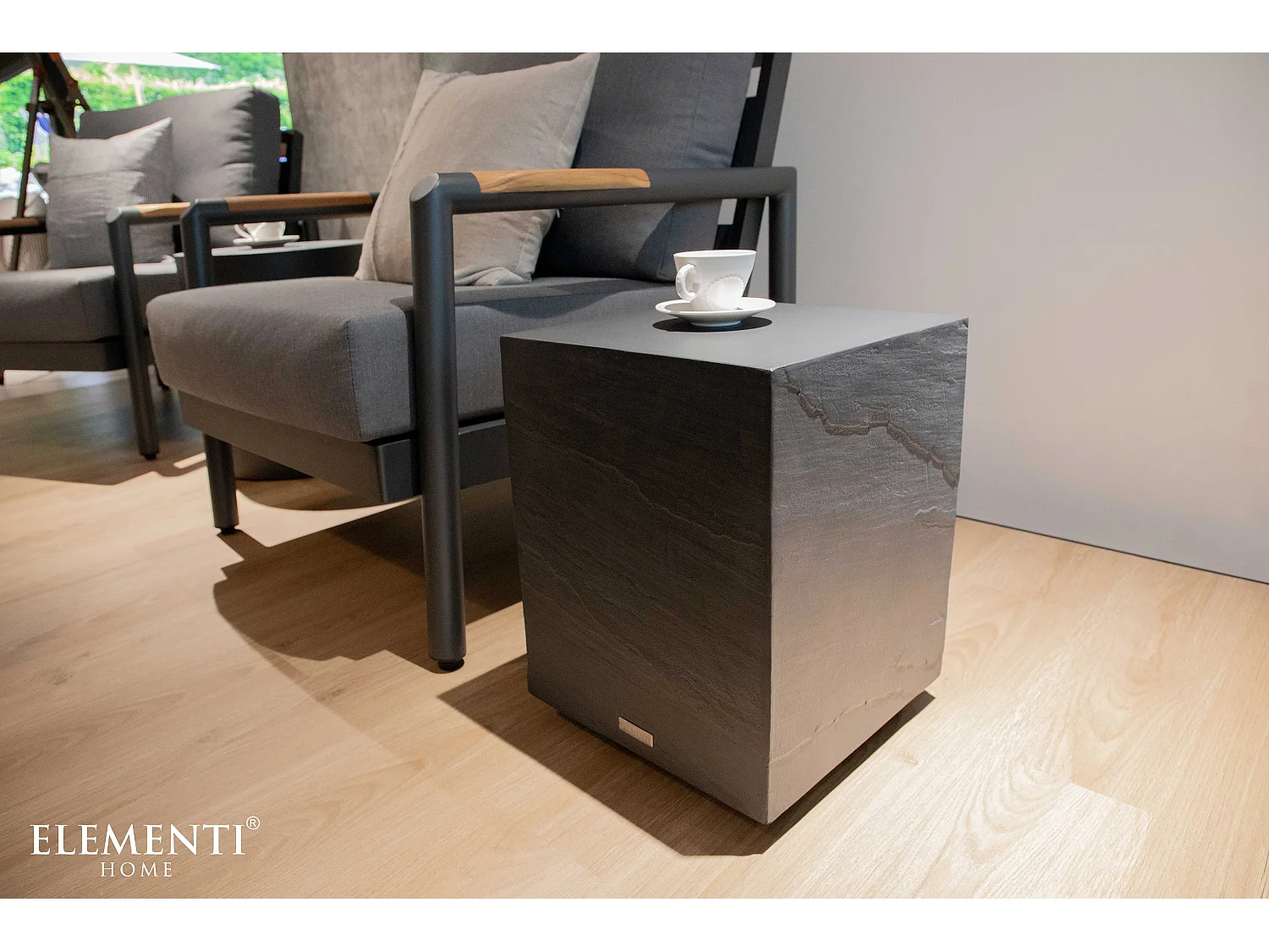 Table d'appoint COLORADO en béton fibré 35x35x46 cm