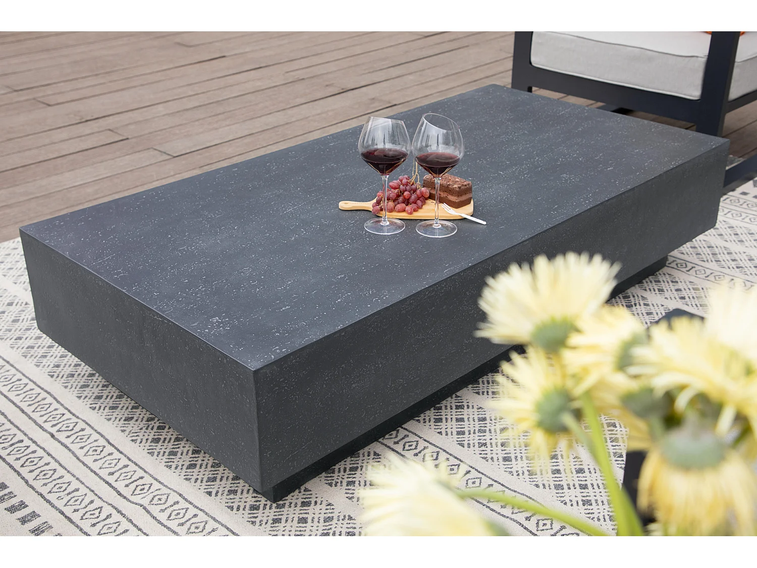 Table basse TEVERE en béton fibré 153x77x36 cm