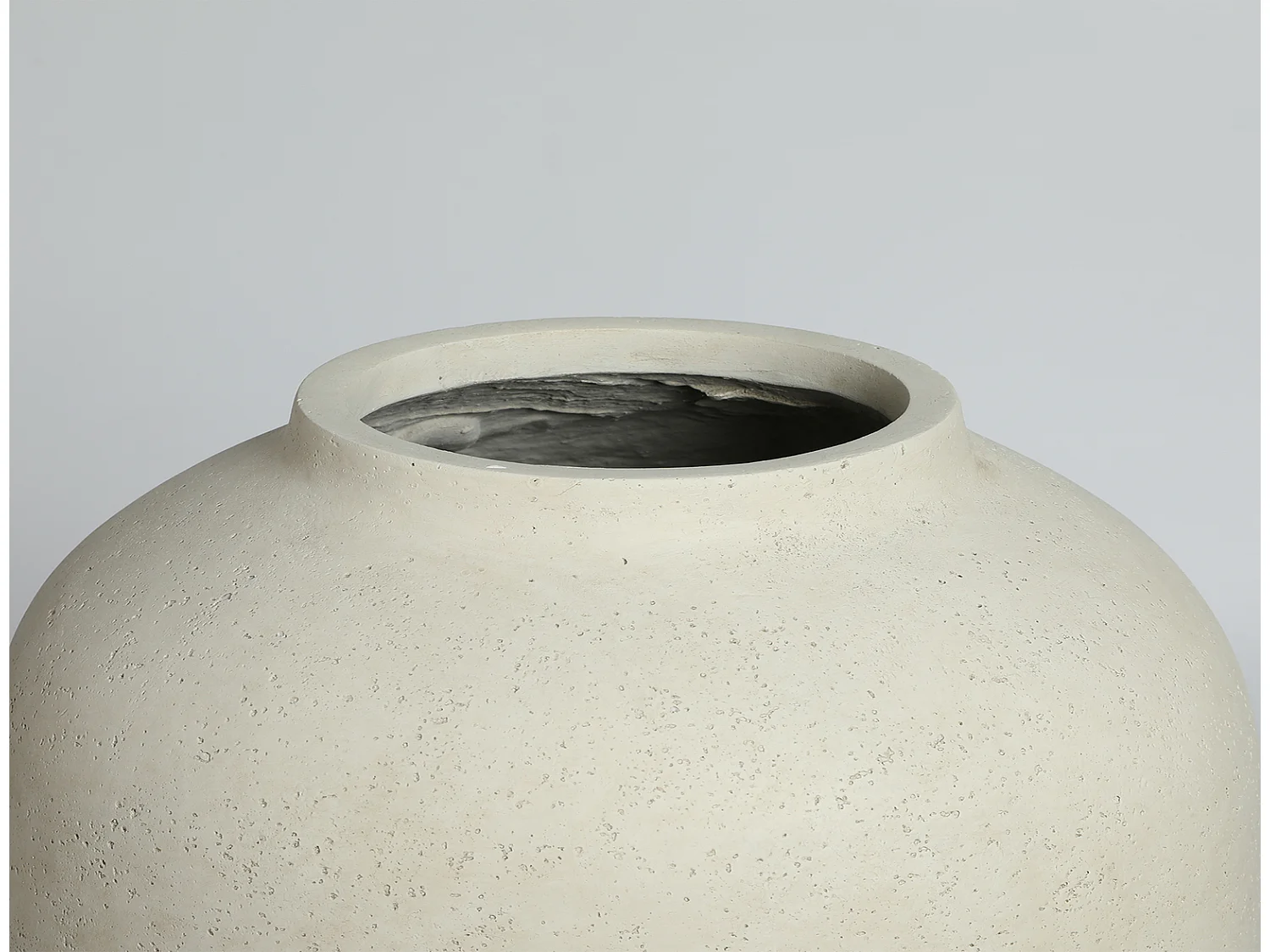 Beton Pflanzkübel rund weiß 30 x 51 cm handgefertigt für Innen und Außen großer Blumentopf rustikale Optik