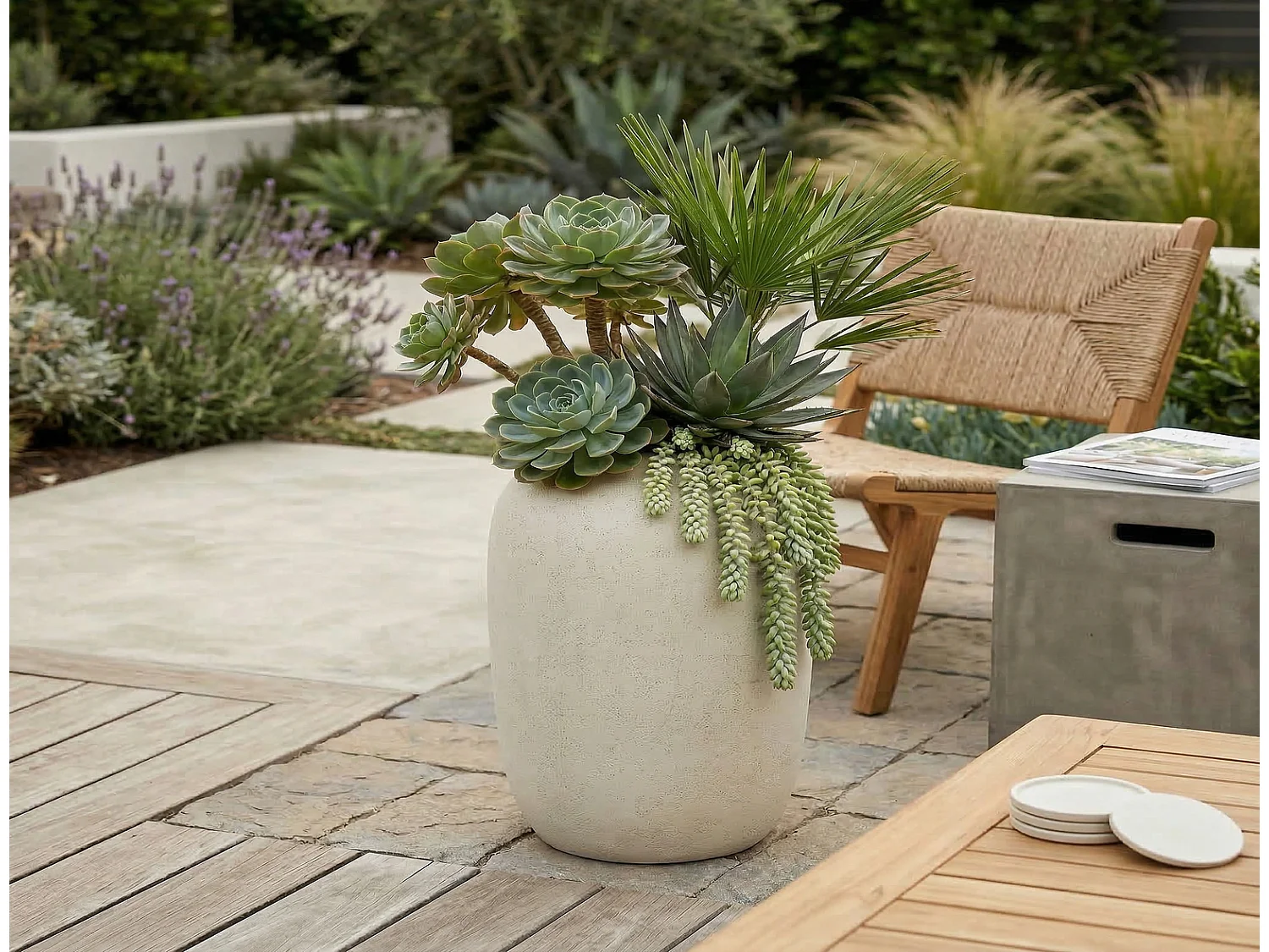 Beton Pflanzkübel rund weiß 30 x 51 cm handgefertigt für Innen und Außen großer Blumentopf rustikale Optik