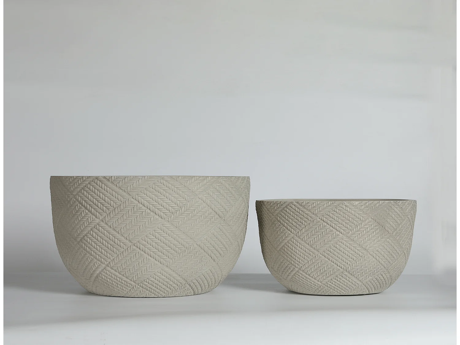 Beton Pflanzkübel Set 2er rund grau, handgefertigt mit Drainagelöchern, für innen außen, 37 x 28 cm & 45 x 35 cm