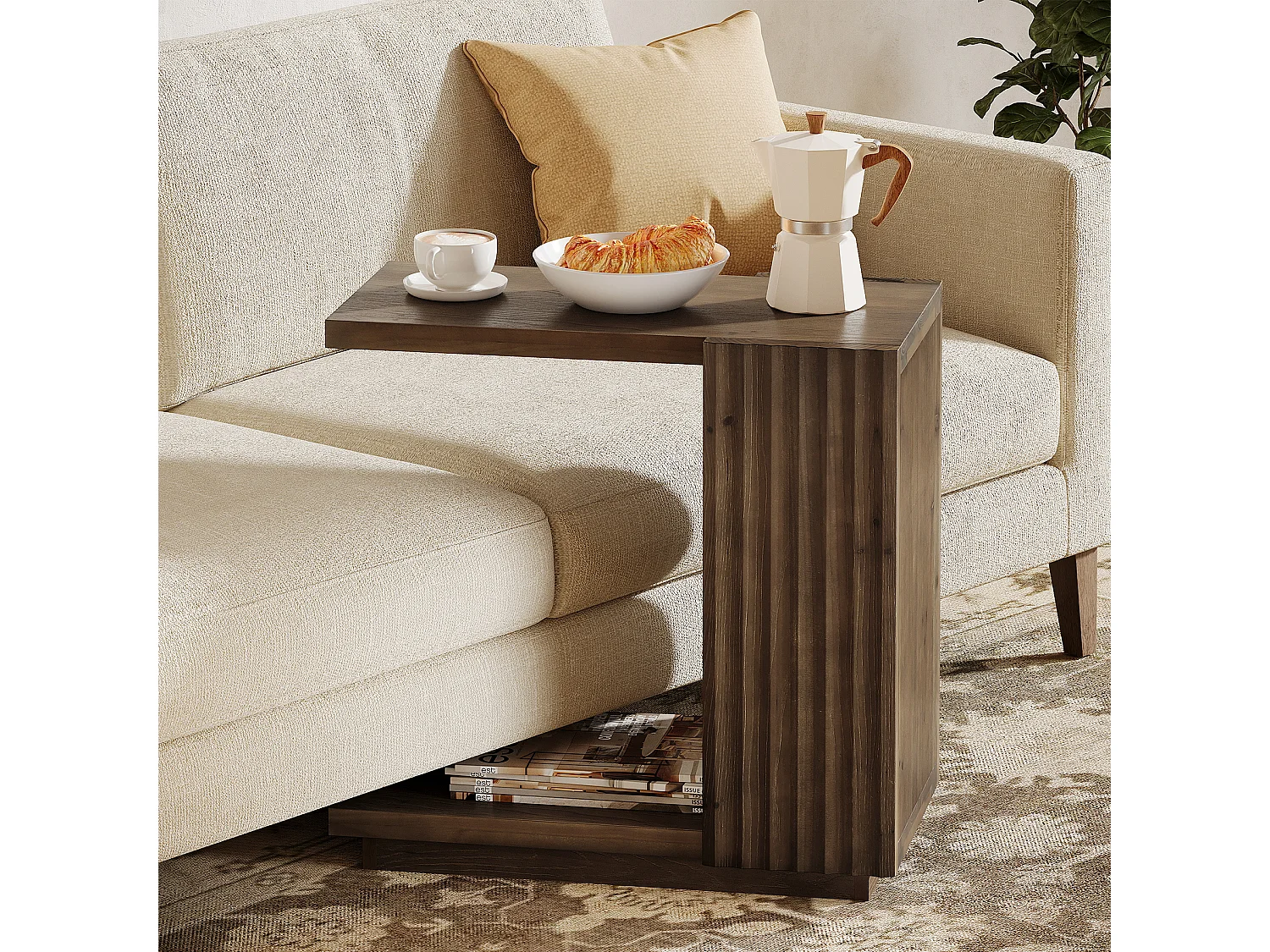 Table d'appoint en bois massif, table de chevet étroite en forme de C avec panneaux cannelés et étagère de rangement