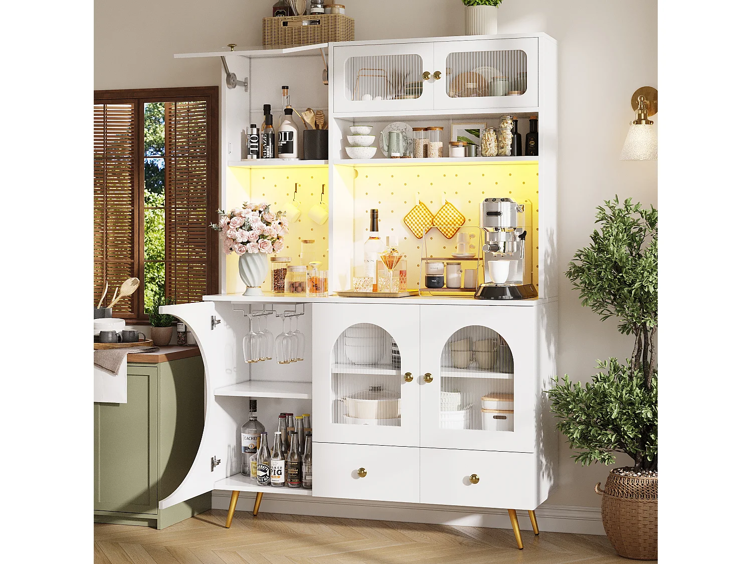 Credenza da cucina con prese USB e AC - armadio alto con illuminazione LED, pannello traforato e portabottiglie - bianco