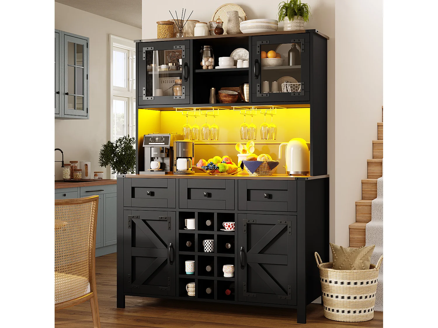 Mobile da cucina in stile buffet con porte USB - Mobile alto con illuminazione a LED, portabicchiere, 4 ante e 3 cassetti - Nero