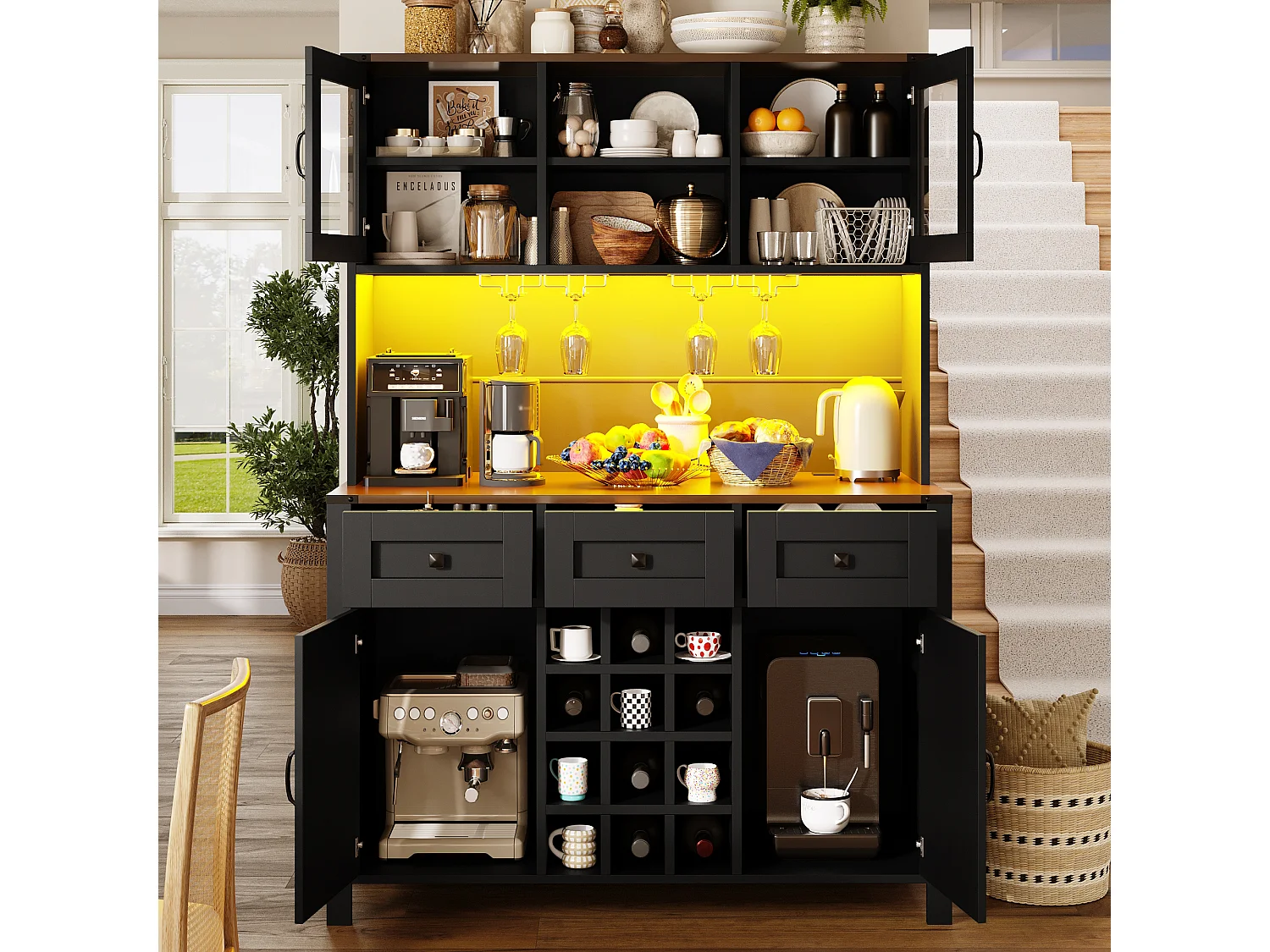 Mobile da cucina in stile buffet con porte USB - Mobile alto con illuminazione a LED, portabicchiere, 4 ante e 3 cassetti - Nero