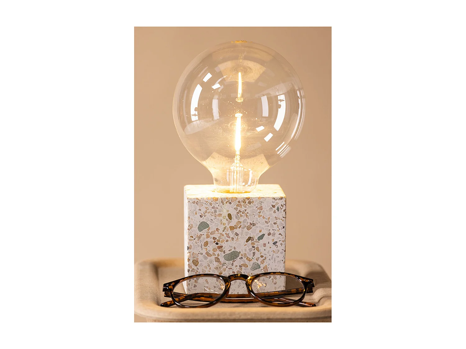 Rilche verlichting tafellamp 9x9x9cm grijs.